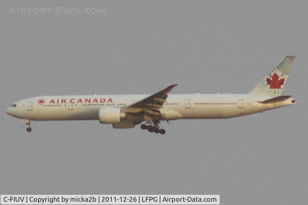 C-FIUV, 2008 Boeing 777-333/ER C/N 35248, Landing