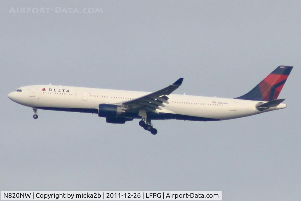 N820NW, 2007 Airbus A330-323 C/N 0859, Landing