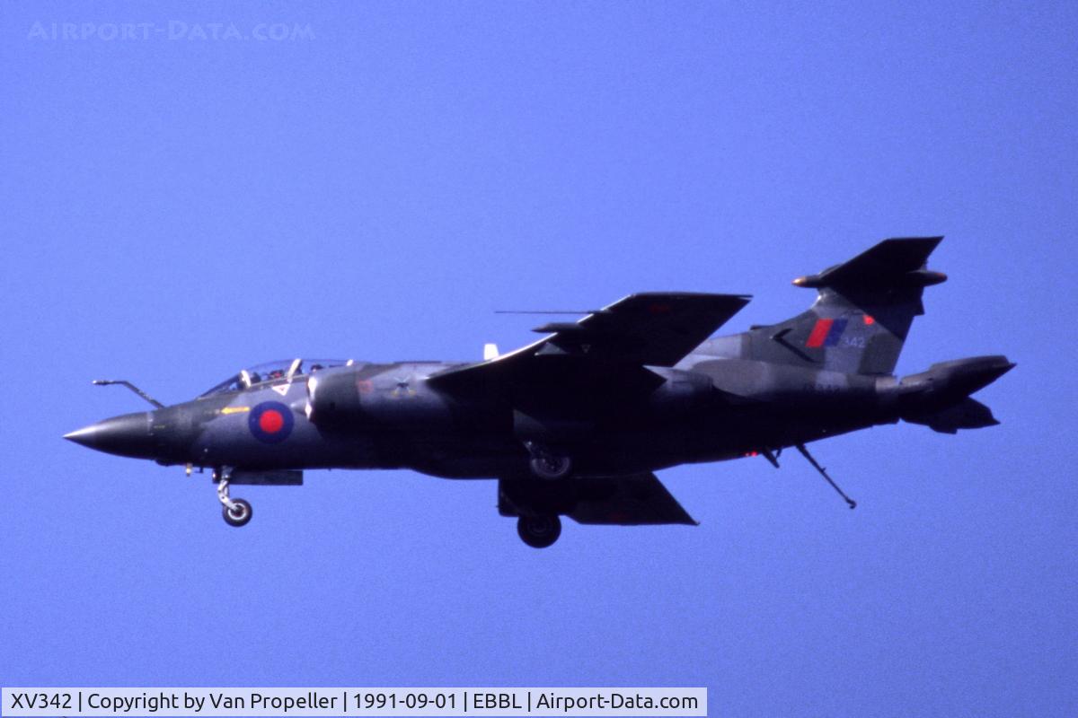 XV342, 1967 Hawker Siddeley Buccaneer S.2B C/N B3-20-66, RAF 237 OCU Buccaneer S2B flight display at Kleine Brogel Air Base, Belgium, 1991