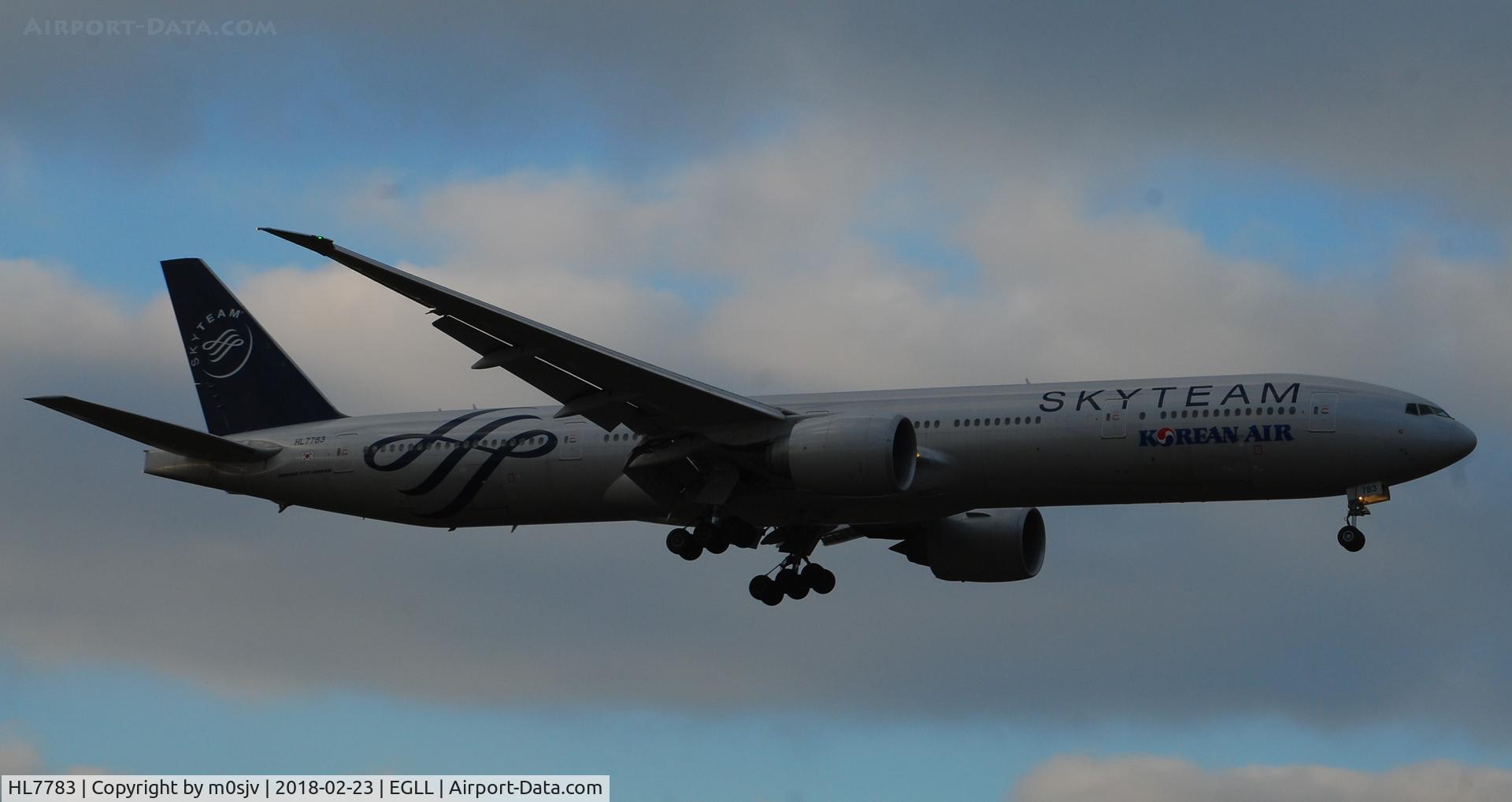 HL7783, 2009 Boeing 777-3B5/ER C/N 37644, Taken from the threshold of 29L