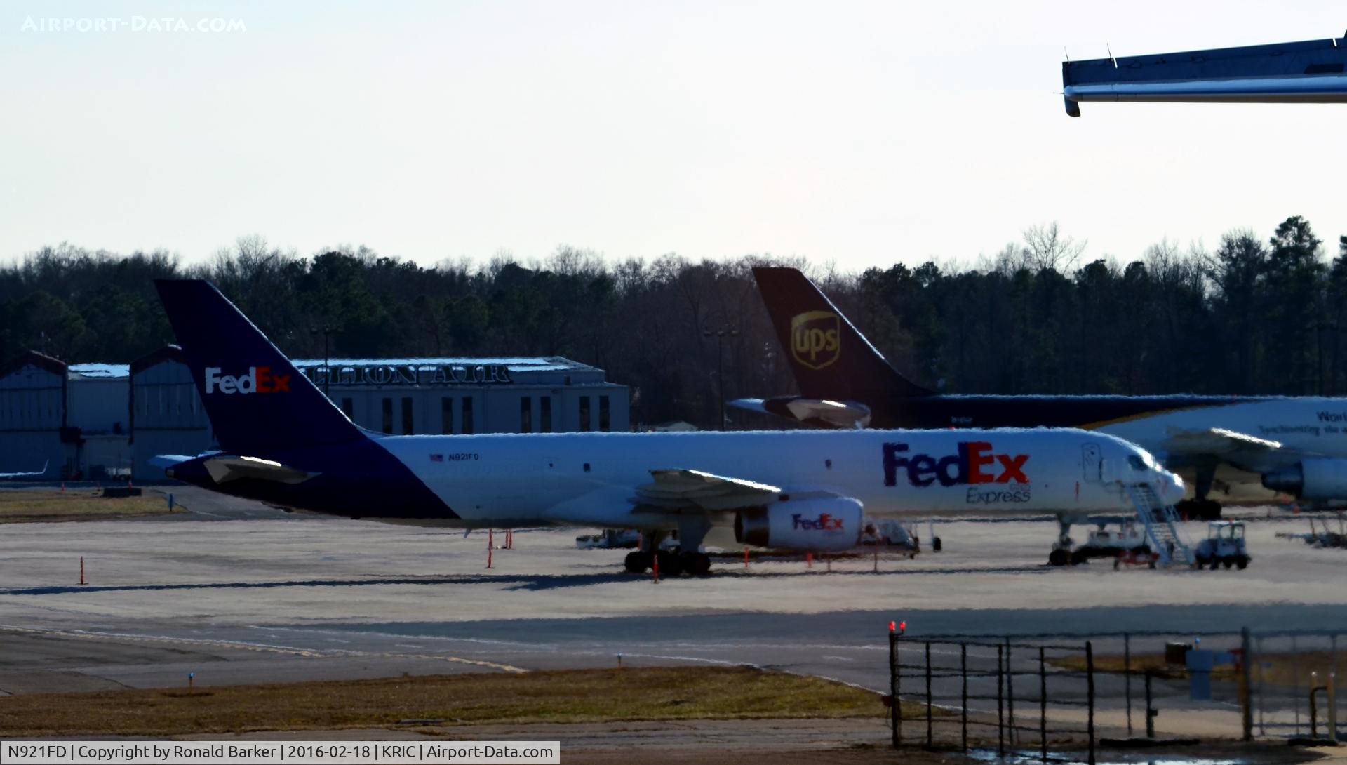 N921FD, 1991 Boeing 757-23A C/N 24924, On the ramp Richmond