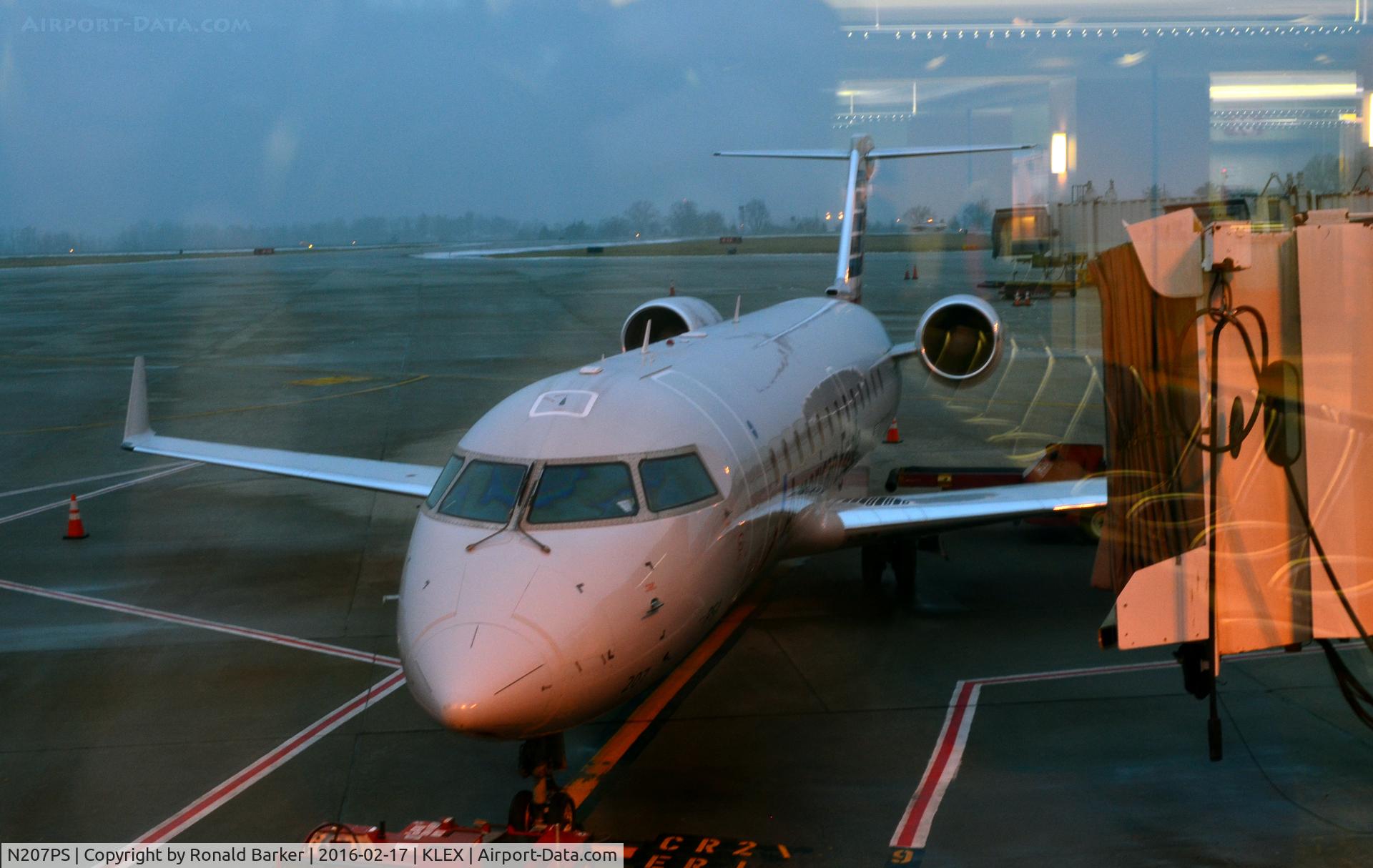 N207PS, 2003 Bombardier CRJ-200ER (CL-600-2B19) C/N 7873, At the gate Lexington