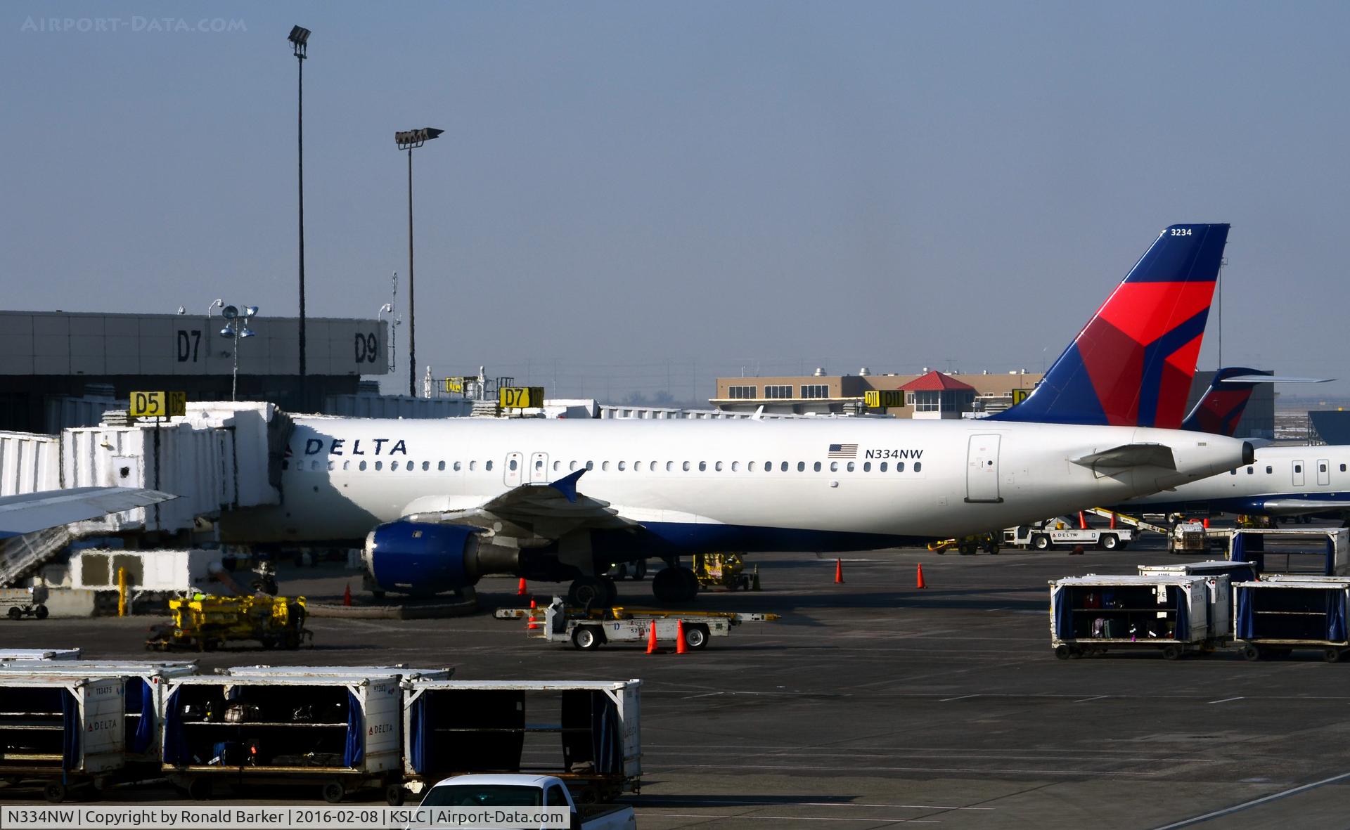 N334NW, 1992 Airbus A320-212 C/N 339, Gate D5 SLC