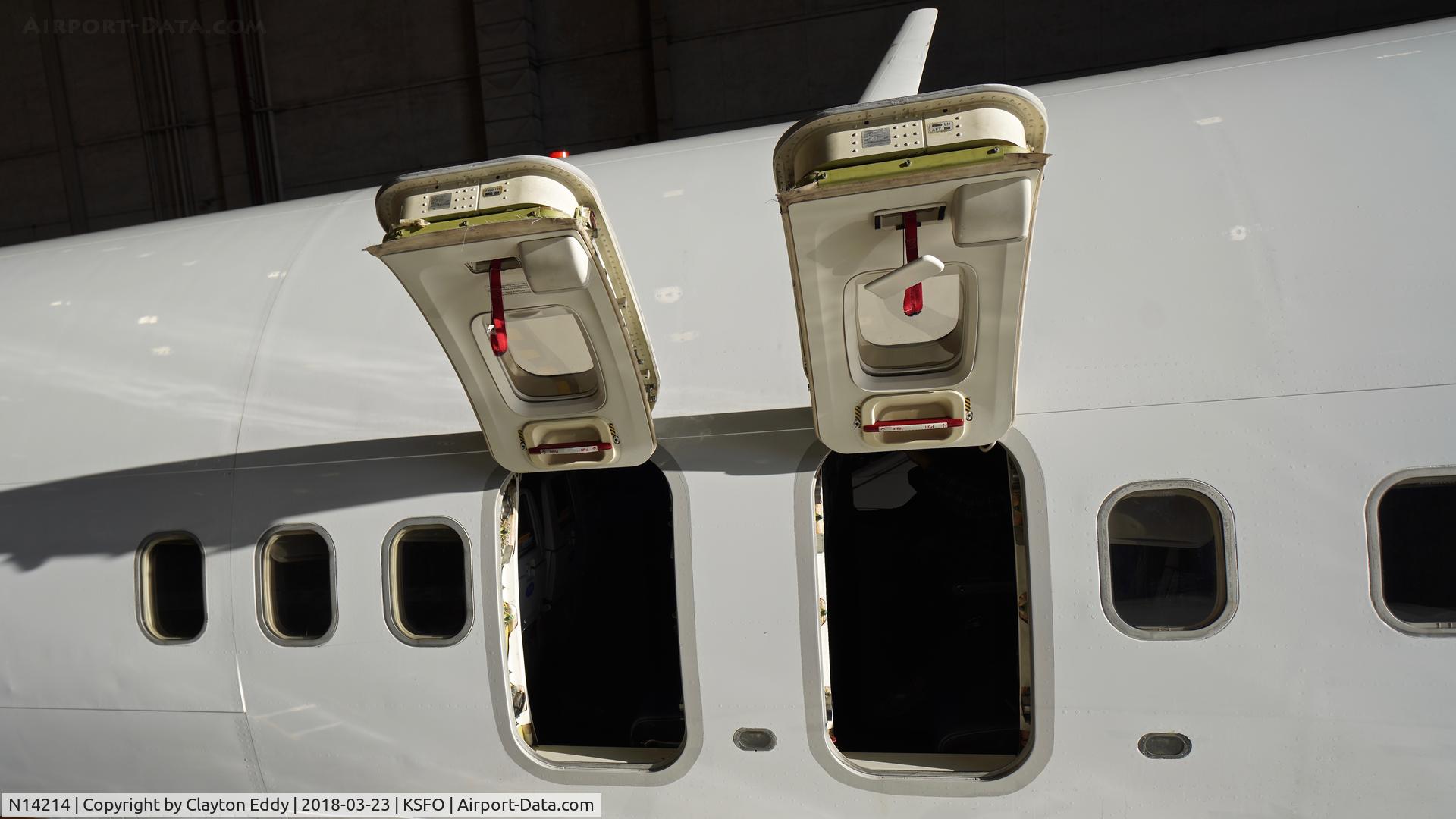 N14214, 1998 Boeing 737-824 C/N 28774, SFO 2018.