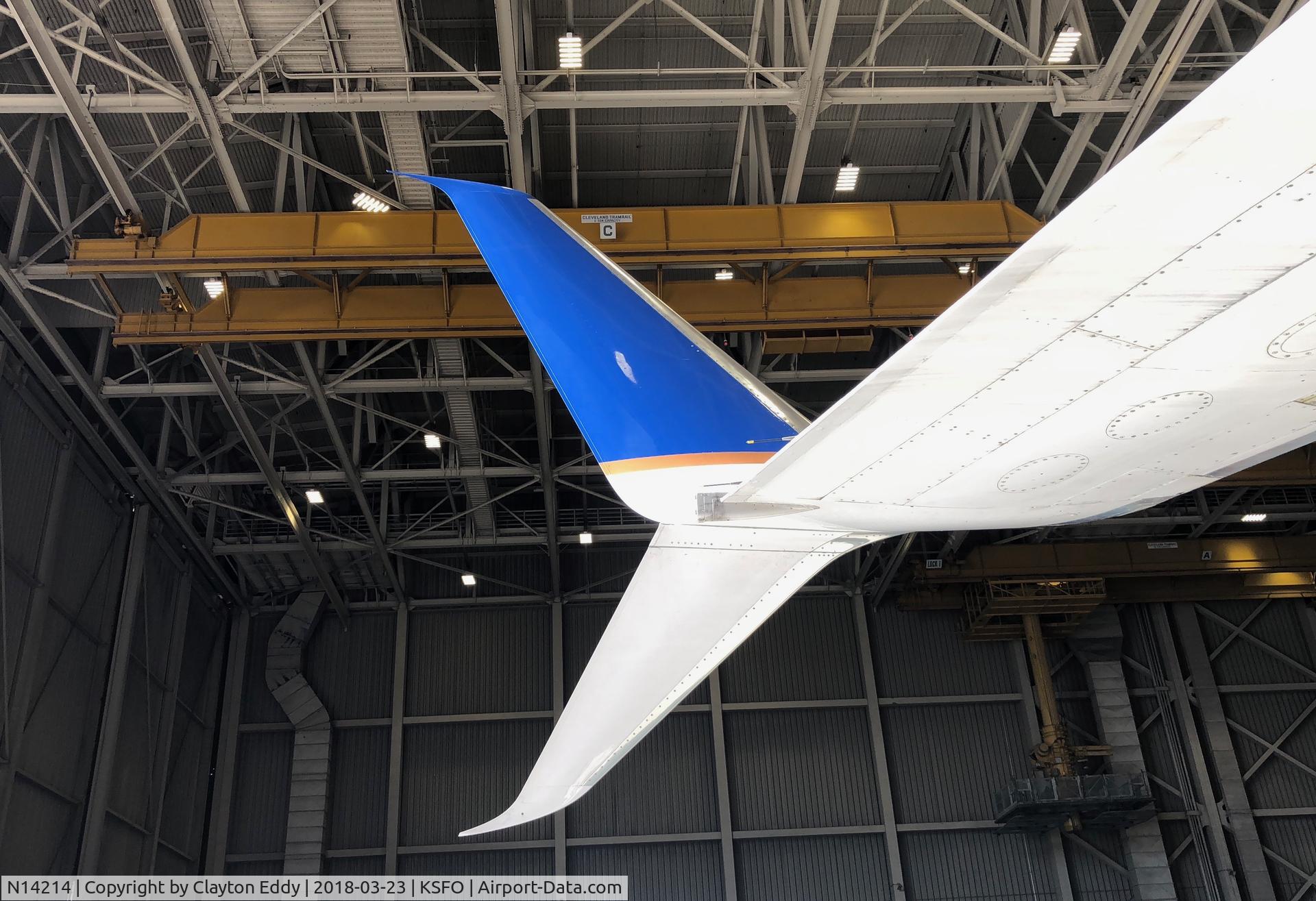 N14214, 1998 Boeing 737-824 C/N 28774, SFO 2018.