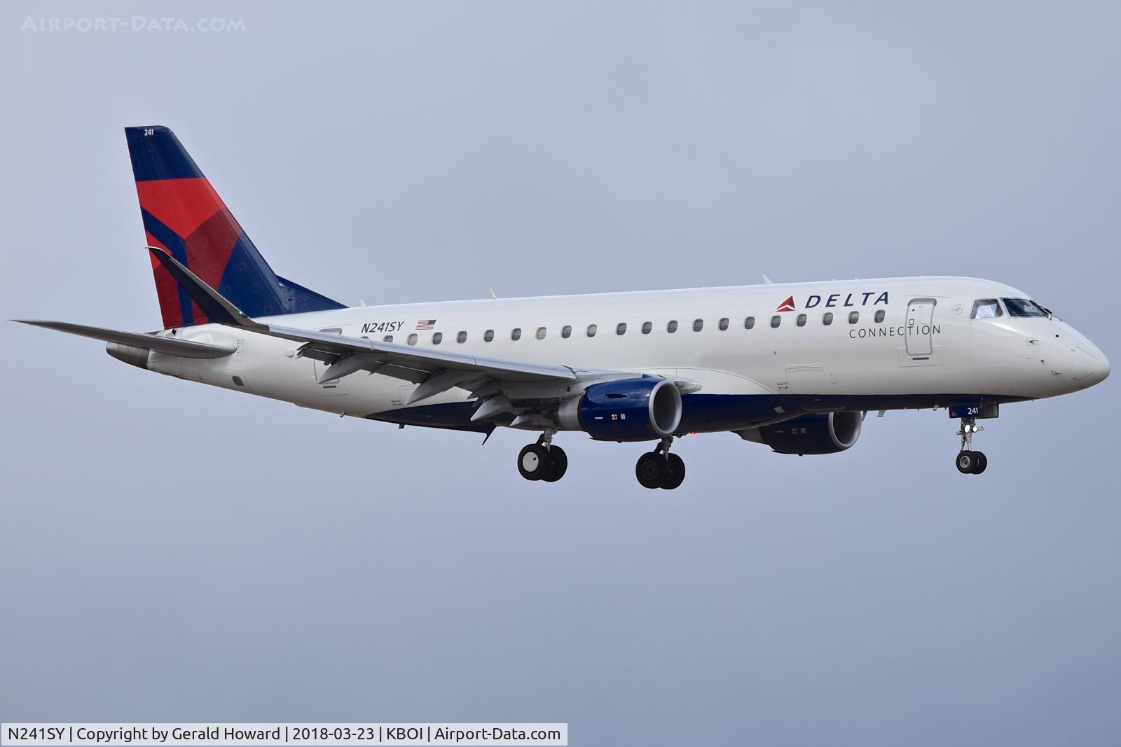 N241SY, 2016 Embraer 175LR (ERJ-170-200LR) C/N 17000585, On final for RWY 10R.