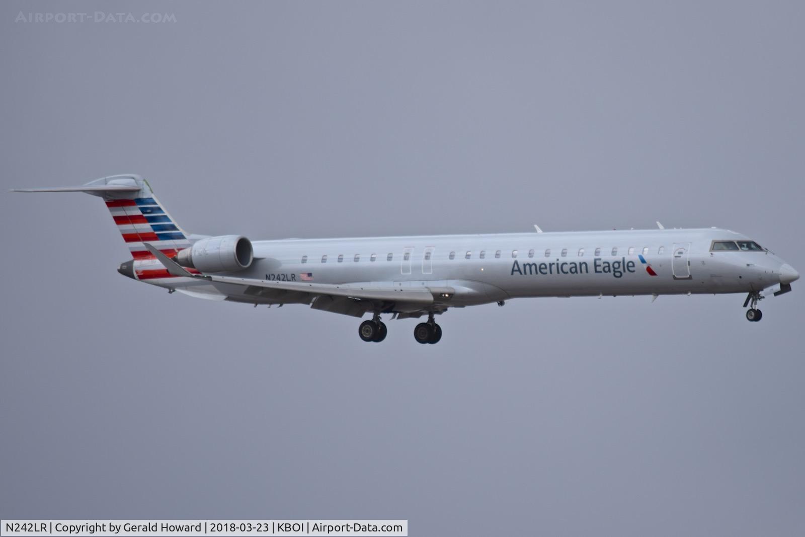 N242LR, 2006 Canadair CRJ-900LR (CL-600-2D24) C/N 15076, Landing RWY 10R.