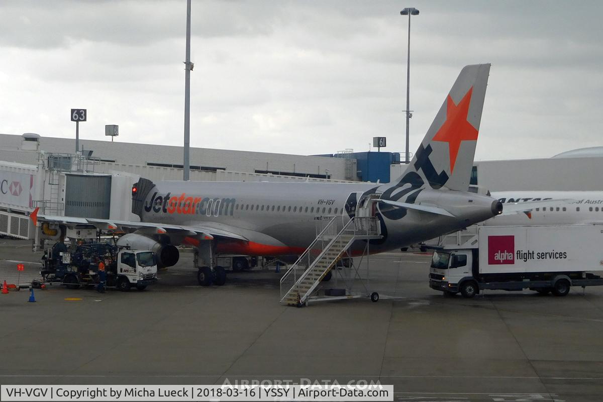 VH-VGV, 2010 Airbus A320-232 C/N 4229, At Mascot