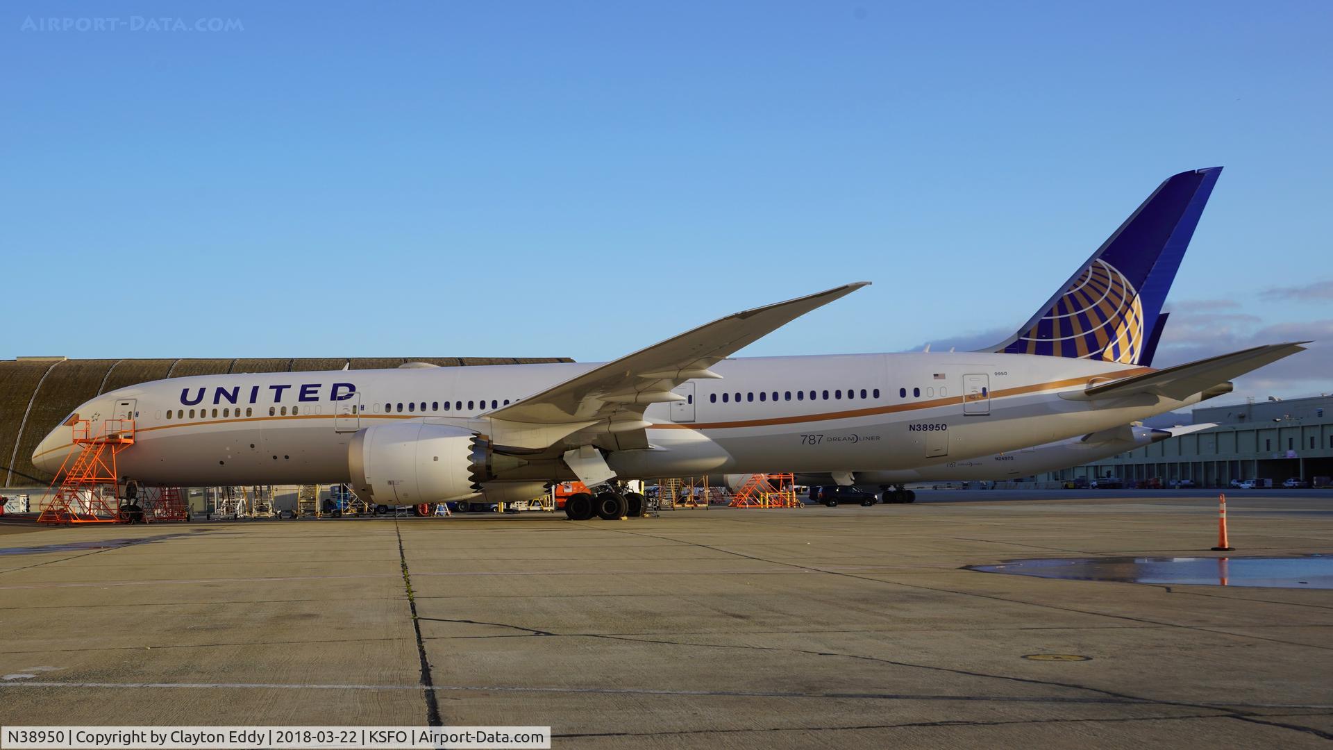 N38950, 2014 Boeing 787-9 Dreamliner Dreamliner C/N 36401, SFO 2018.