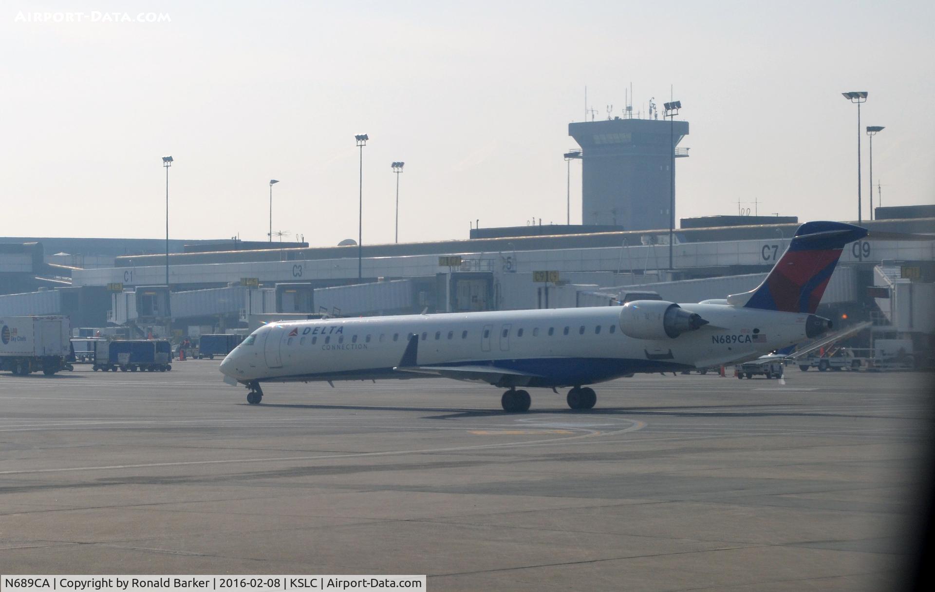 N689CA, 2007 Bombardier CRJ-900ER (CL-600-2D24) C/N 15133, Taxi to park SLC
