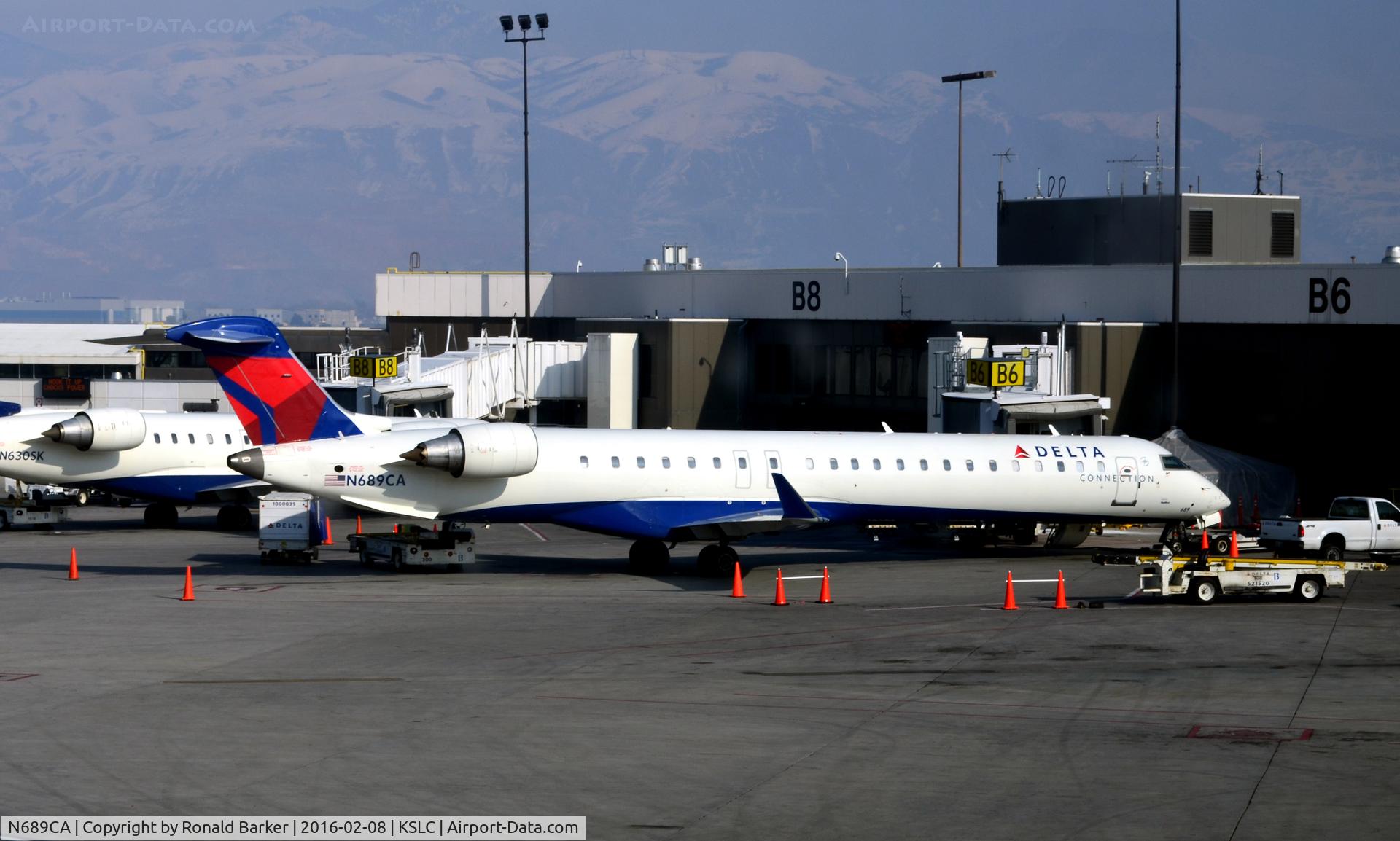 N689CA, 2007 Bombardier CRJ-900ER (CL-600-2D24) C/N 15133, Gate B6 SLC