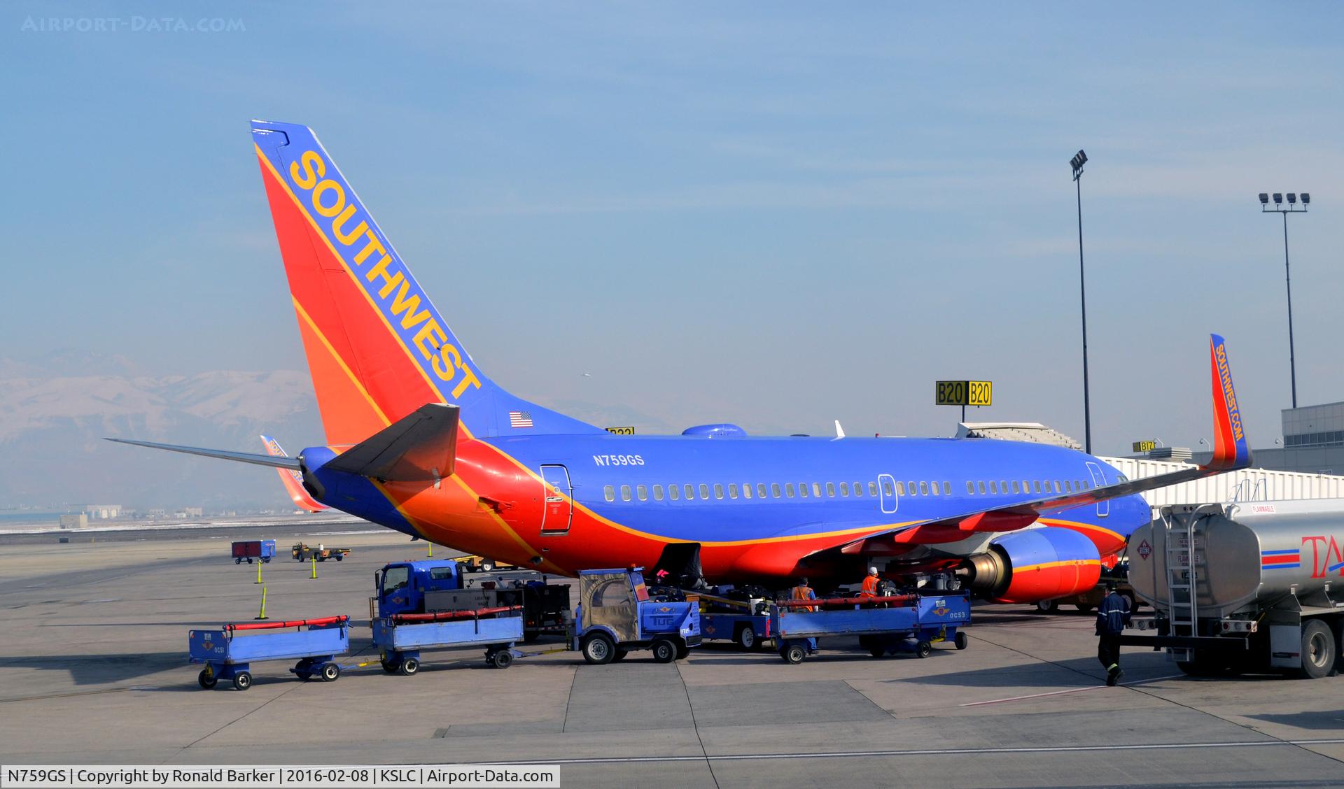 N759GS, 1999 Boeing 737-7H4 C/N 30544, Gate B20 SLC