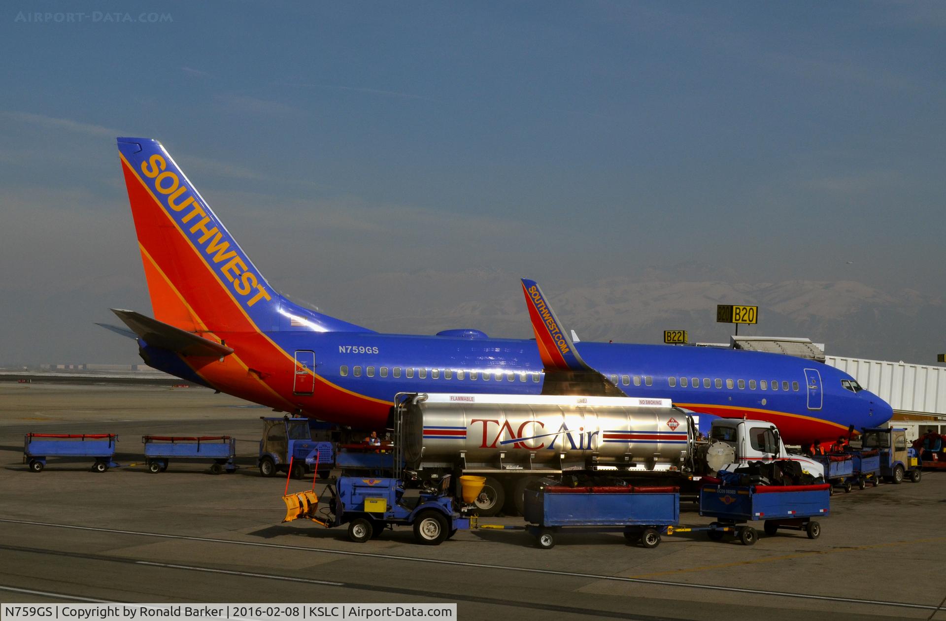 N759GS, 1999 Boeing 737-7H4 C/N 30544, Gate B20 SLC