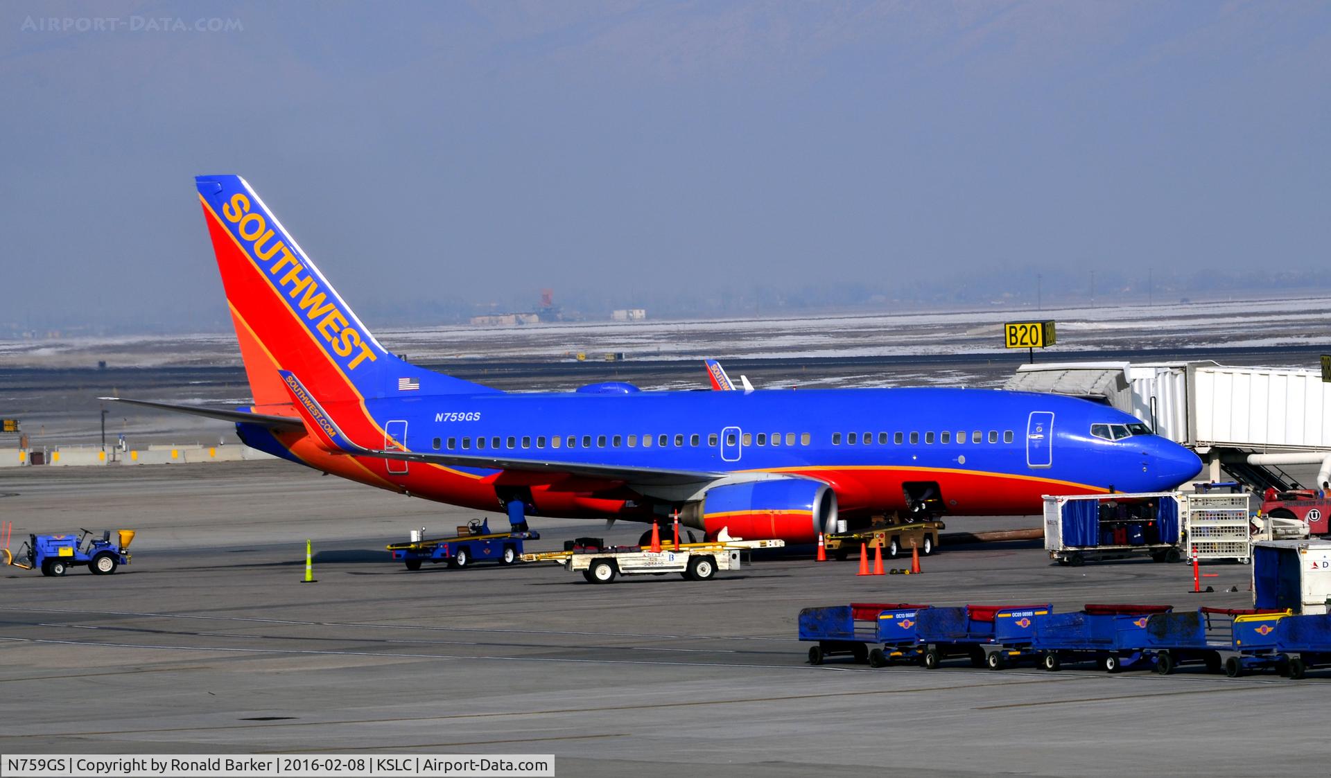 N759GS, 1999 Boeing 737-7H4 C/N 30544, Gate B20 SLC