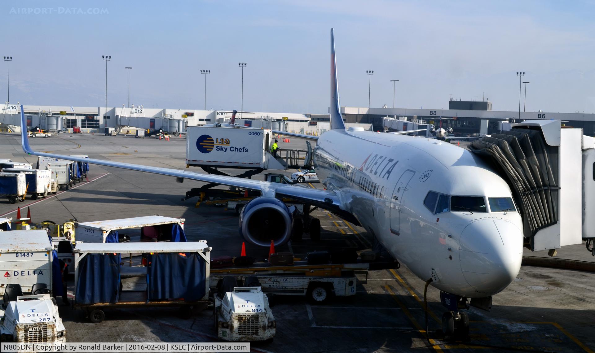 N805DN, 2013 Boeing 737-932/ER C/N 31913, At the gate SLC