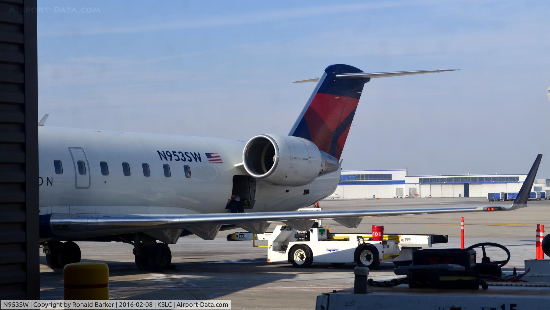 N953SW, 2003 Bombardier CRJ-200LR (CL-600-2B19) C/N 7813, At the gate SLC