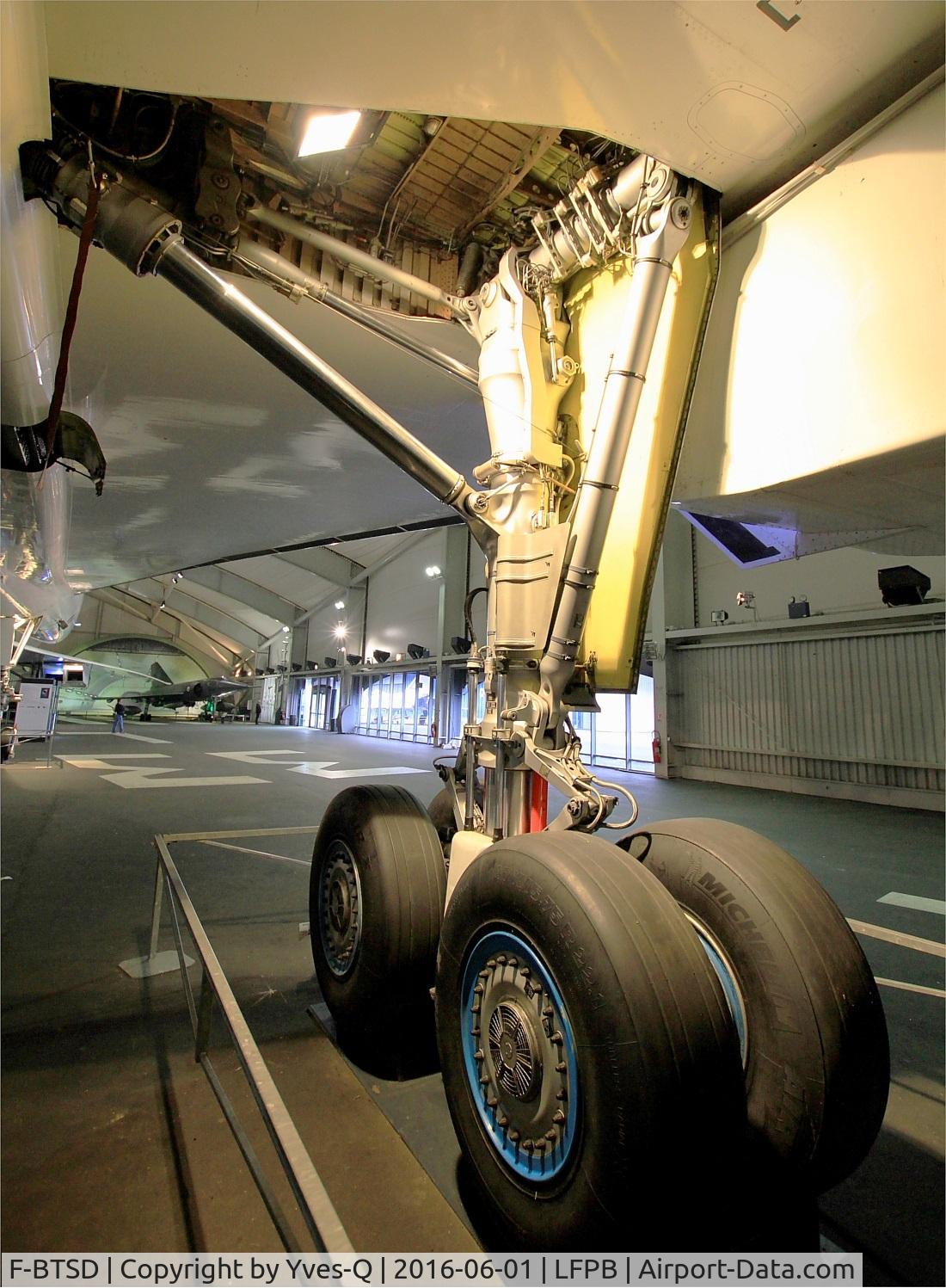 F-BTSD, 1978 Aerospatiale-BAC Concorde 101 C/N 13, Aerospatiale-BAC Concorde 101, Main landing gear close up view, Air & Space Museum Paris-Le Bourget Airport (LFPB-LBG)