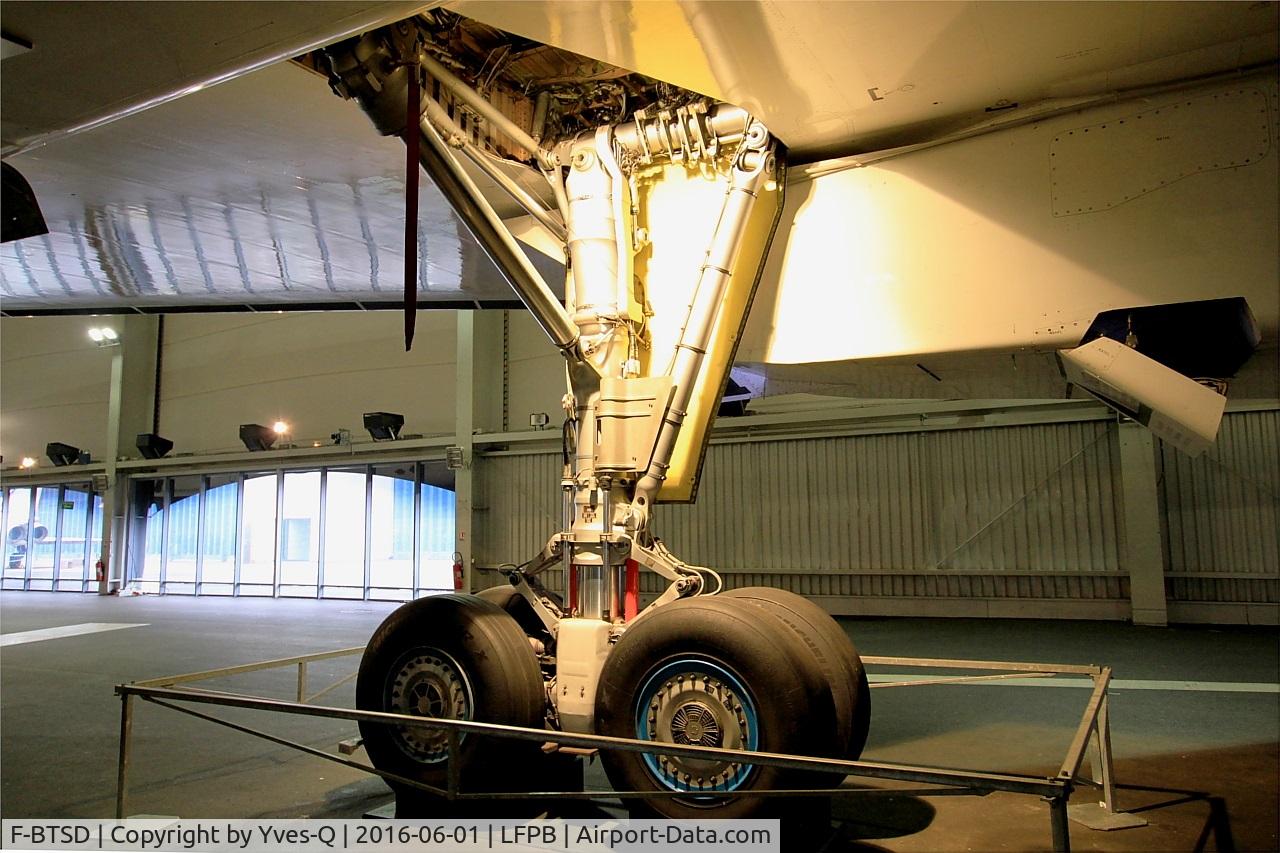 F-BTSD, 1978 Aerospatiale-BAC Concorde 101 C/N 13, Aerospatiale-BAC Concorde 101, Main landing gear close up view, Air & Space Museum Paris-Le Bourget Airport (LFPB-LBG)