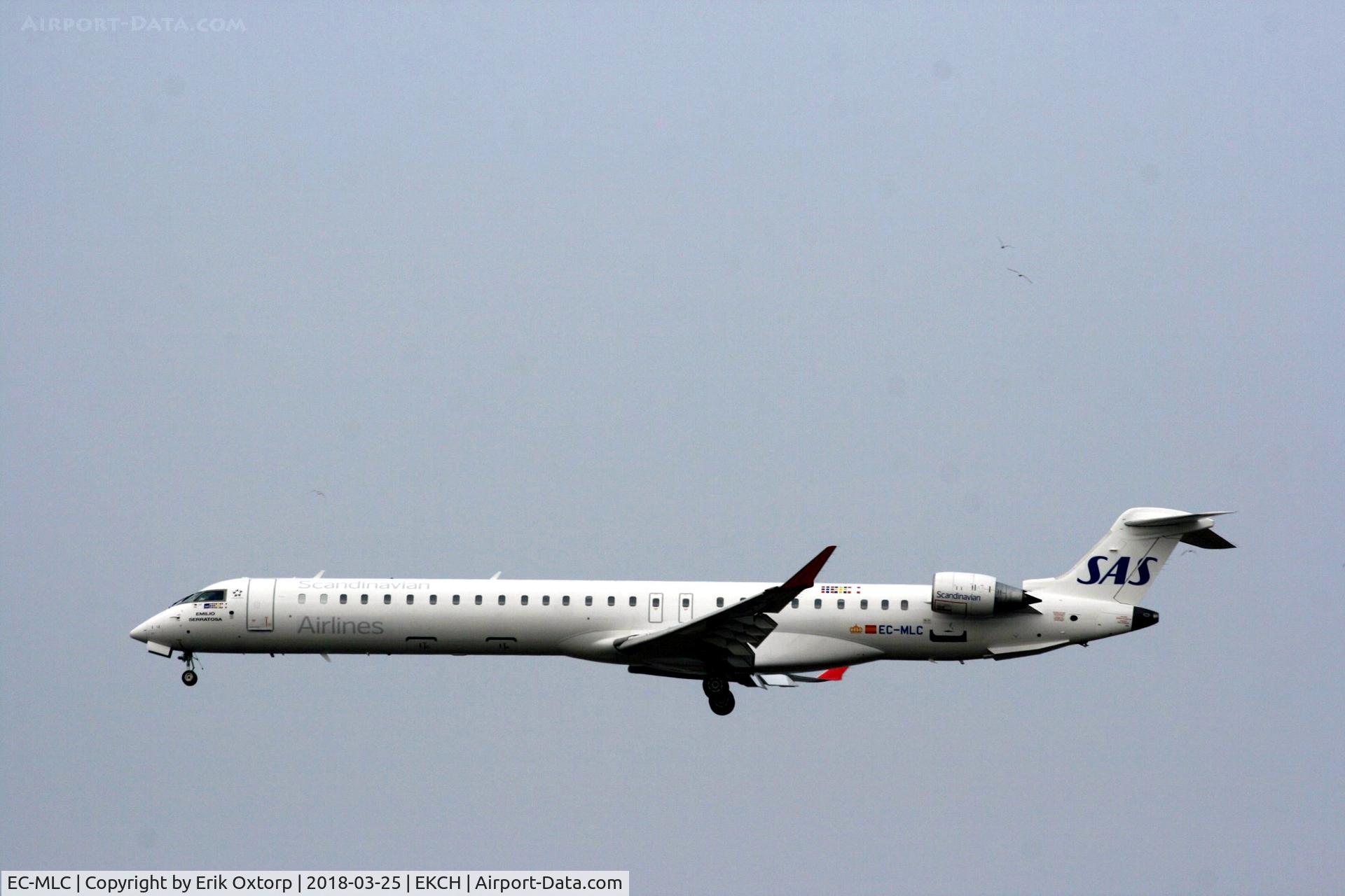 EC-MLC, 2016 Bombardier CRJ-1000ER NG (CL-600-2E25) C/N 19048, EC-MLC now in non standard SAS c/s. Landing rw 22L