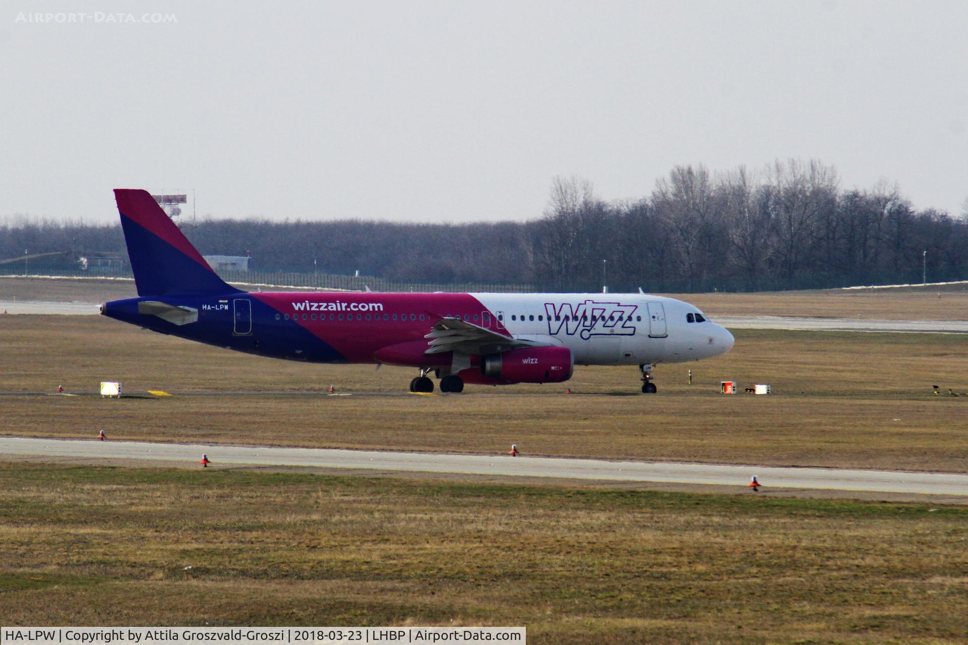 HA-LPW, 2009 Airbus A320-232 C/N 3947, Budapest Ferihegy International Airport, Hungary