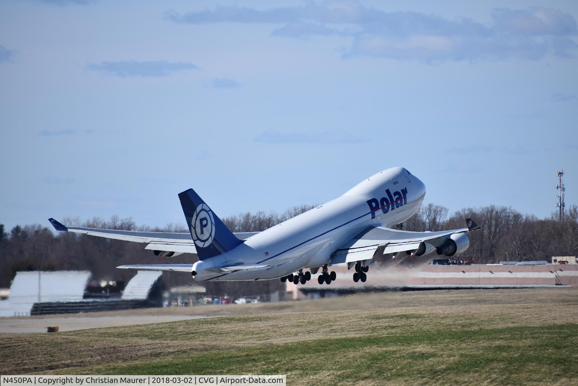 N450PA, 2000 Boeing 747-46NF C/N 30808, Polar Air Cargo 747-400F with serious wingflex