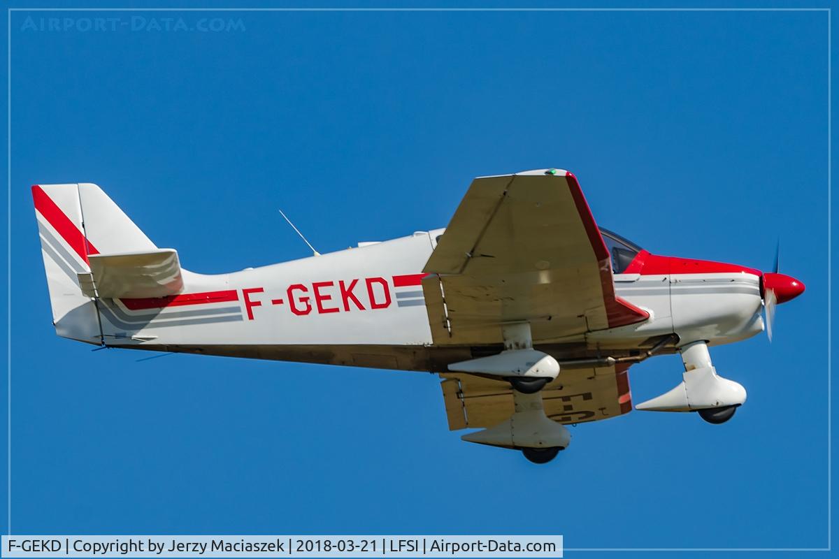 F-GEKD, 1985 Robin DR400/160 C/N 1728, Robin DR-400-160