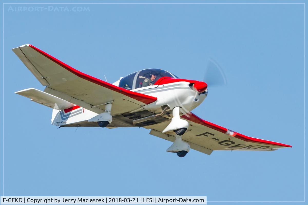 F-GEKD, 1985 Robin DR400/160 C/N 1728, Robin DR-400-160, c/n: 1728