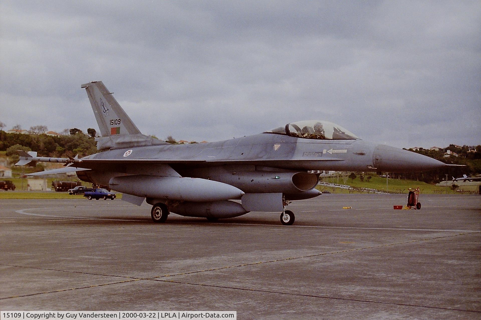 15109, Lockheed F-16A Fighting Falcon C/N AA-09, PoAF F-16A 15109 at Lajes Airfield en route to Red Flag 2000-3