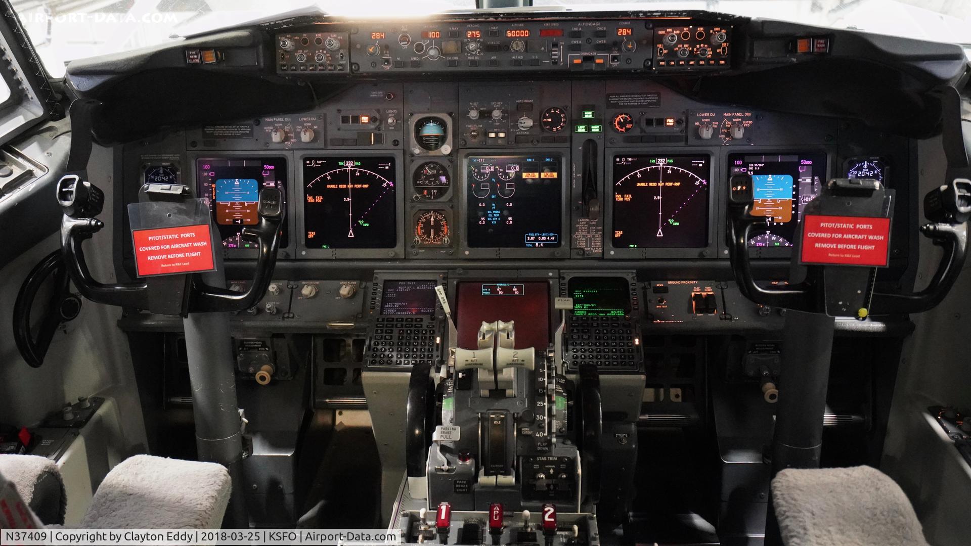 N37409, 2001 Boeing 737-924 C/N 30126, SFO 2018.