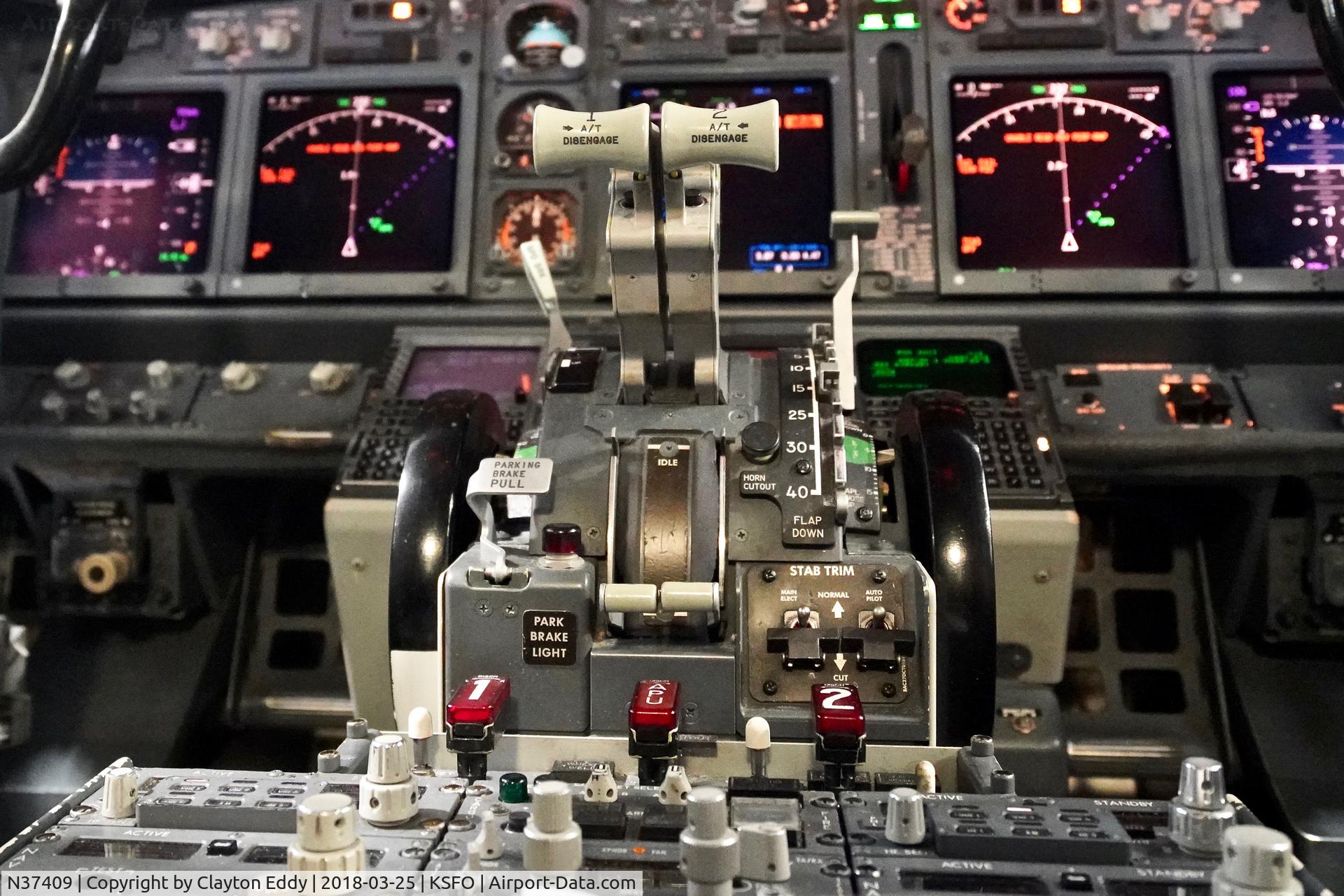 N37409, 2001 Boeing 737-924 C/N 30126, SFO 2018.