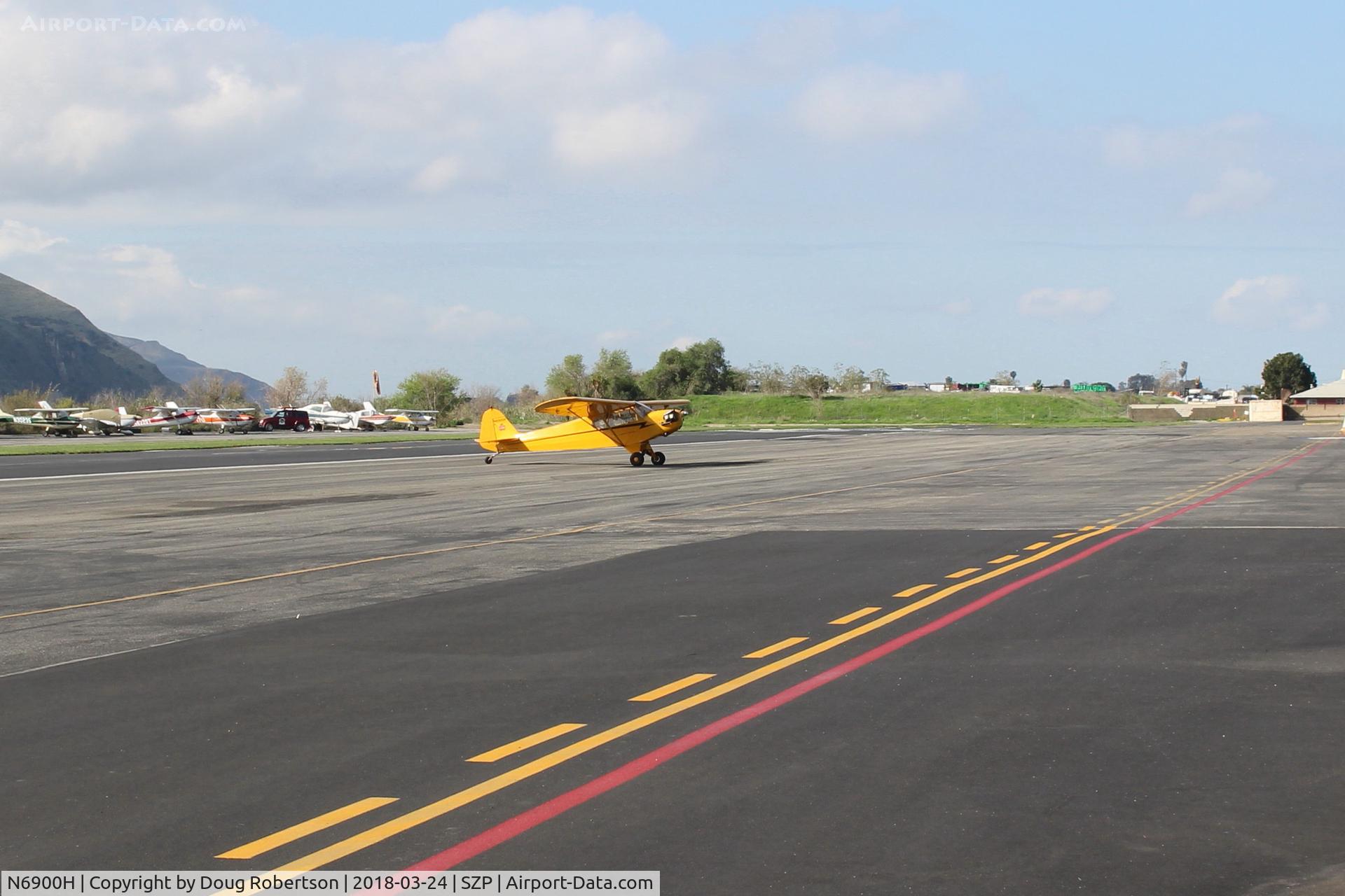 N6900H, 1946 Piper J3C-65 Cub Cub C/N 20129, 1946 Piper J3C-65 CUB, Lycoming O-290 135 Hp upgrade by STC, taxi off the active