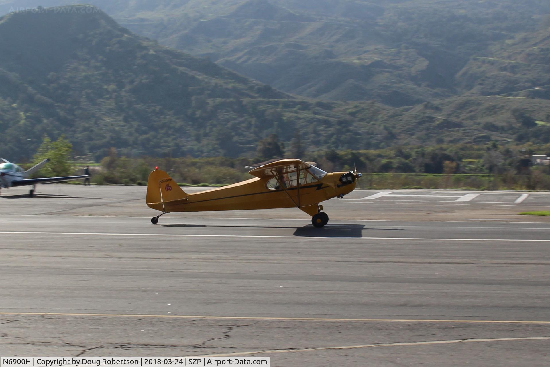 N6900H, 1946 Piper J3C-65 Cub Cub C/N 20129, 1946 Piper J3C-65 CUB, Lycoming O-290 135 Hp upgrade by STC , takeoff roll Rwy 22