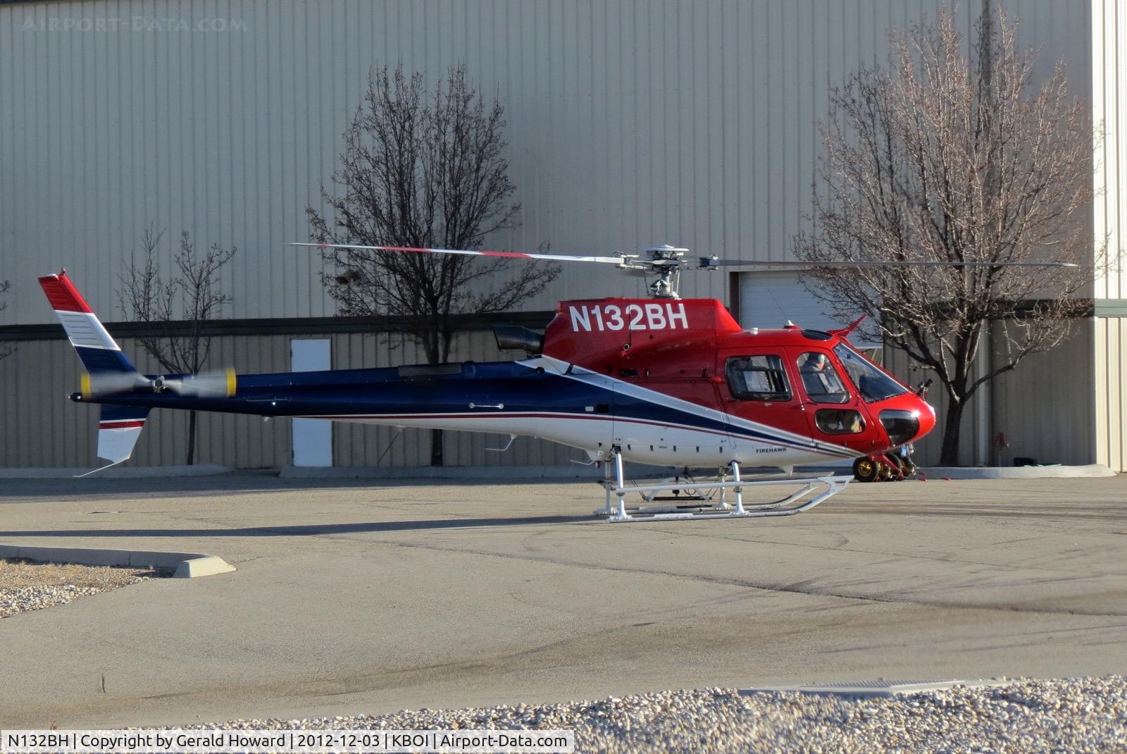 N132BH, 2007 Eurocopter AS-350B-3 Ecureuil Ecureuil C/N 4374, Warming up on the Firehawk ramp.