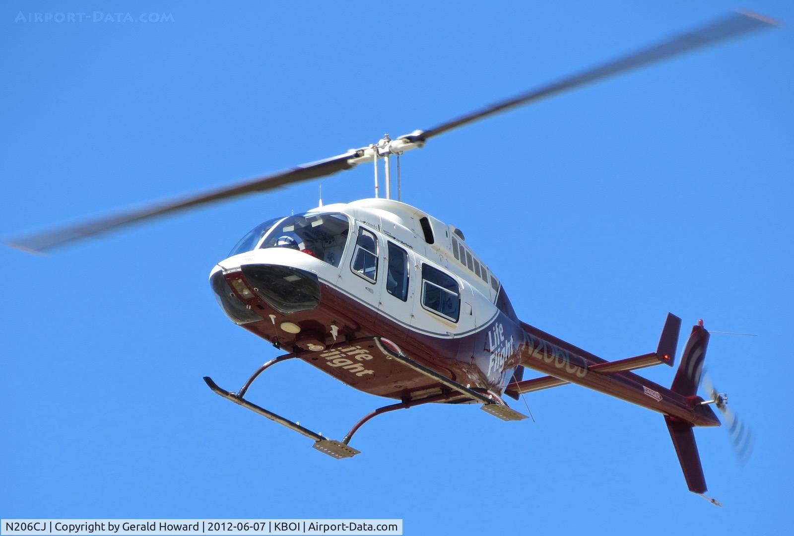 N206CJ, 1992 Bell 206L-3 LongRanger III C/N 51579, Landing approach to the Life Flight ramp.