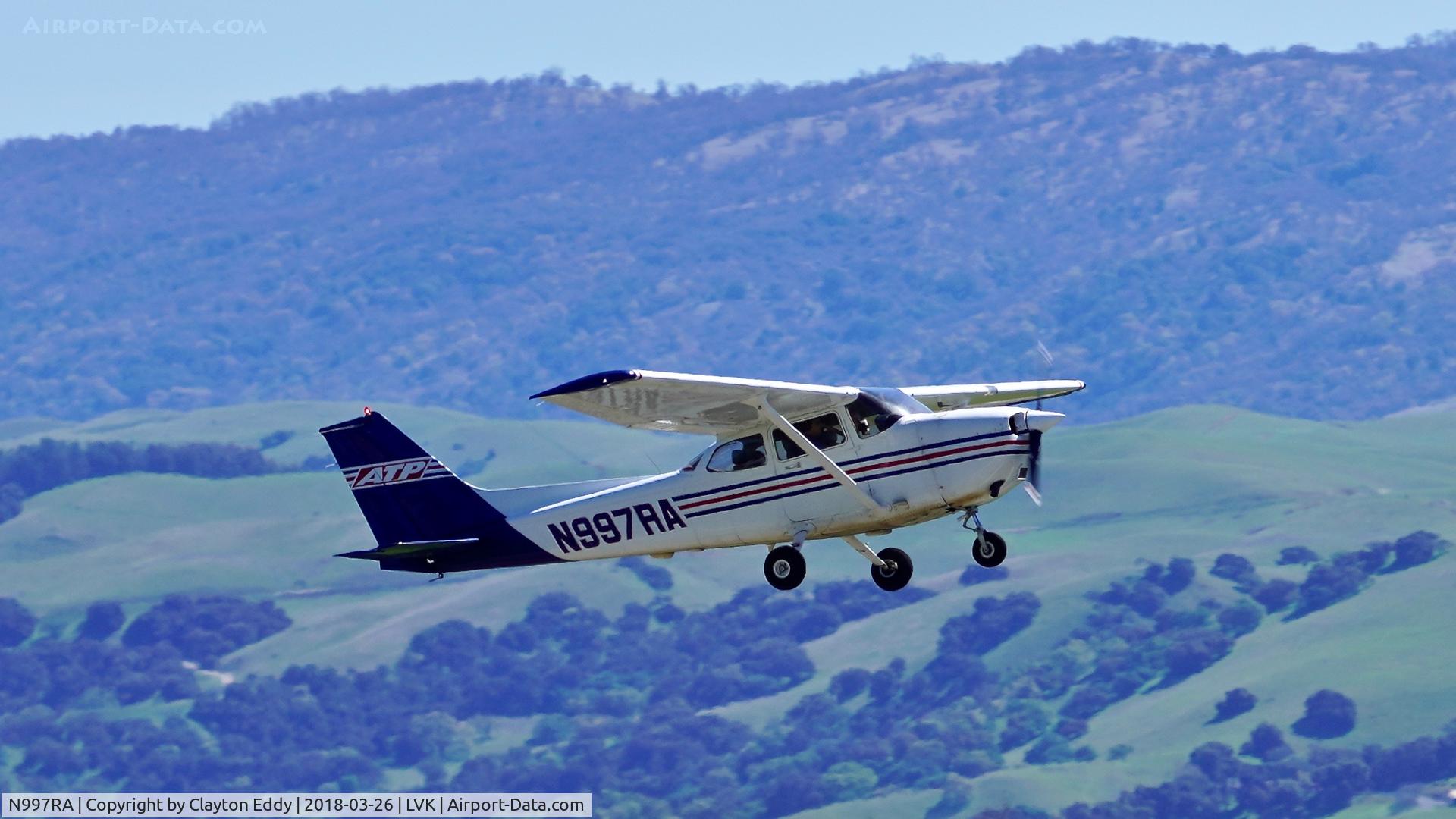 N997RA, 1997 Cessna 172R C/N 17280028, Livermore Airport California 2018.