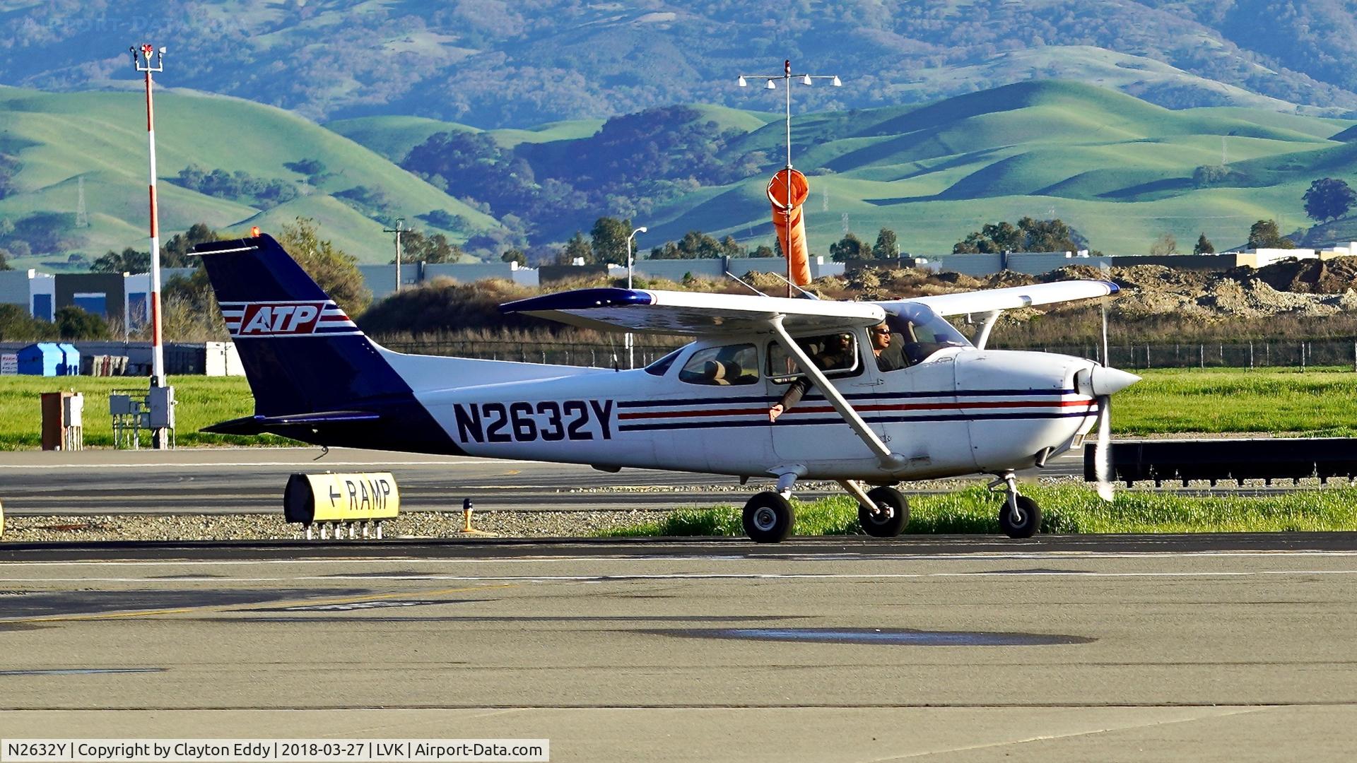 N2632Y, 1998 Cessna 172R C/N 17280570, Livermore Airport California 2018.