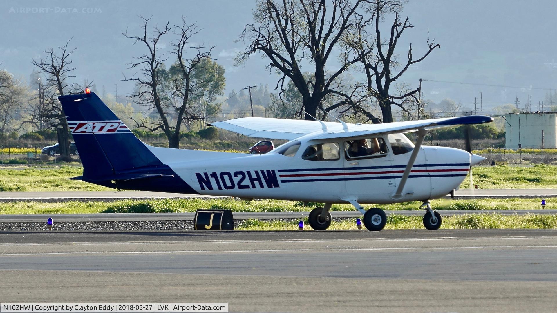 N102HW, 2001 Cessna 172R C/N 17281058, Livermore Airport California 2018.