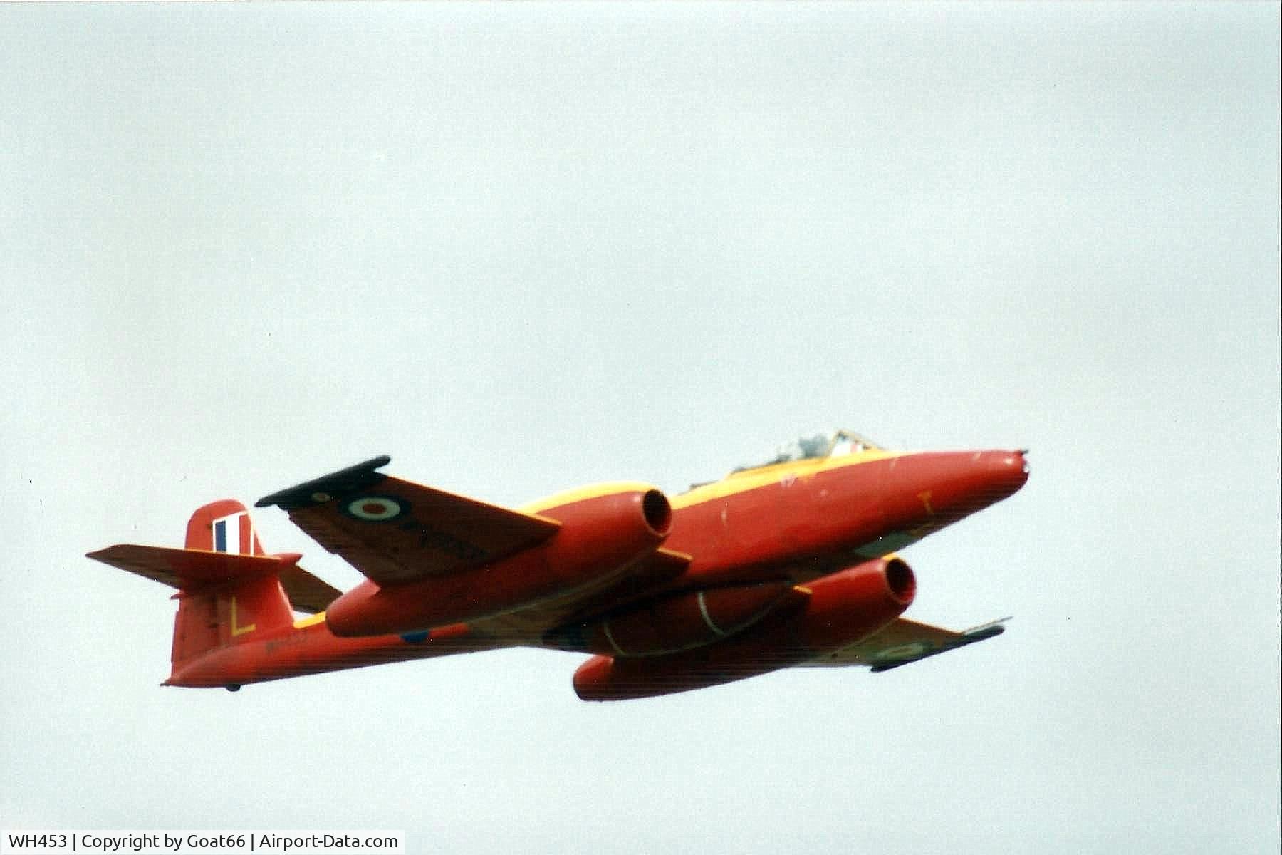 WH453, Gloster Meteor D.16 C/N G5/415582, Fly by human..........at IAT89, RAF Fairford July 1989
