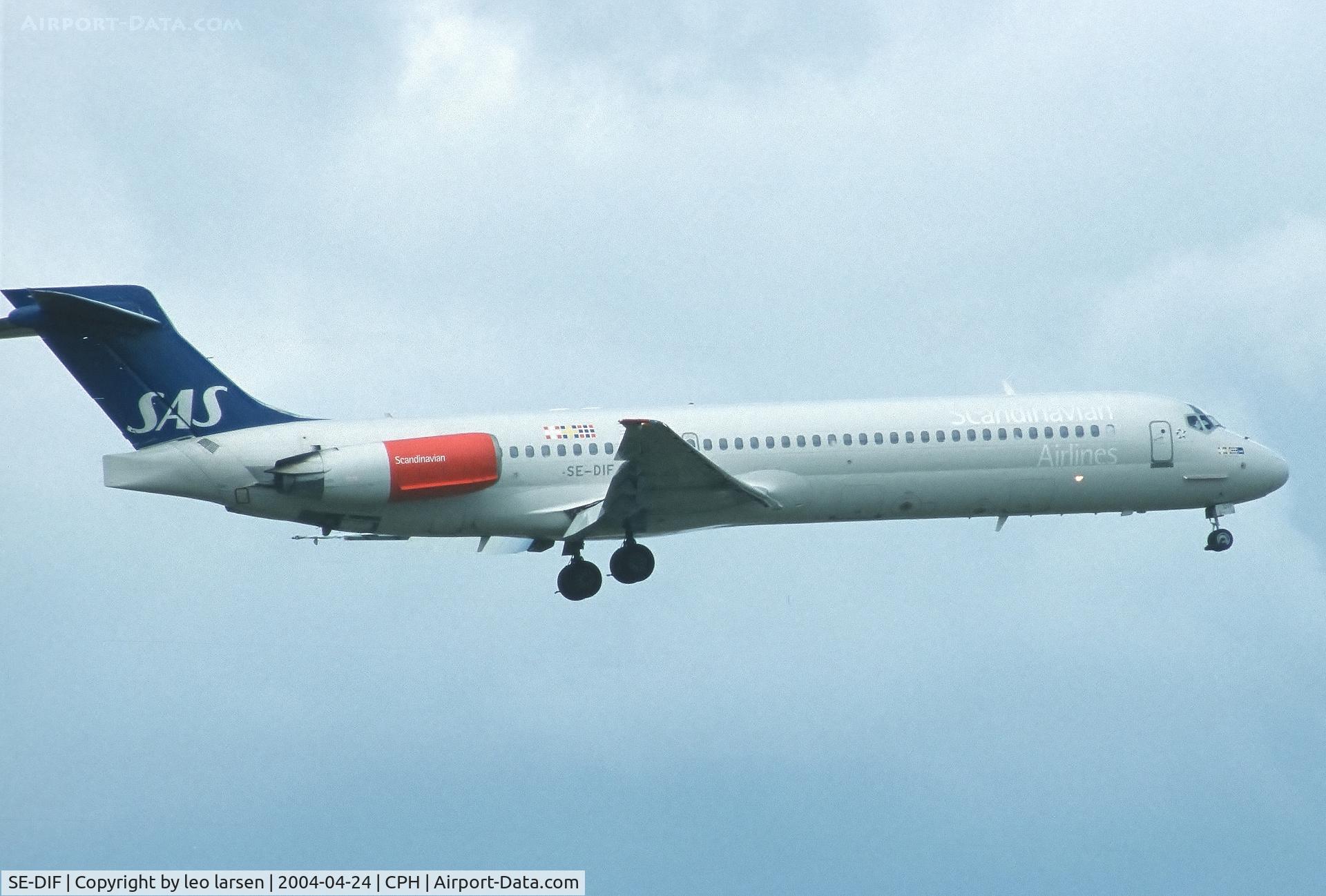 SE-DIF, 1989 McDonnell Douglas MD-87 (DC-9-87) C/N 49606, Copenhagen 24.4.2004