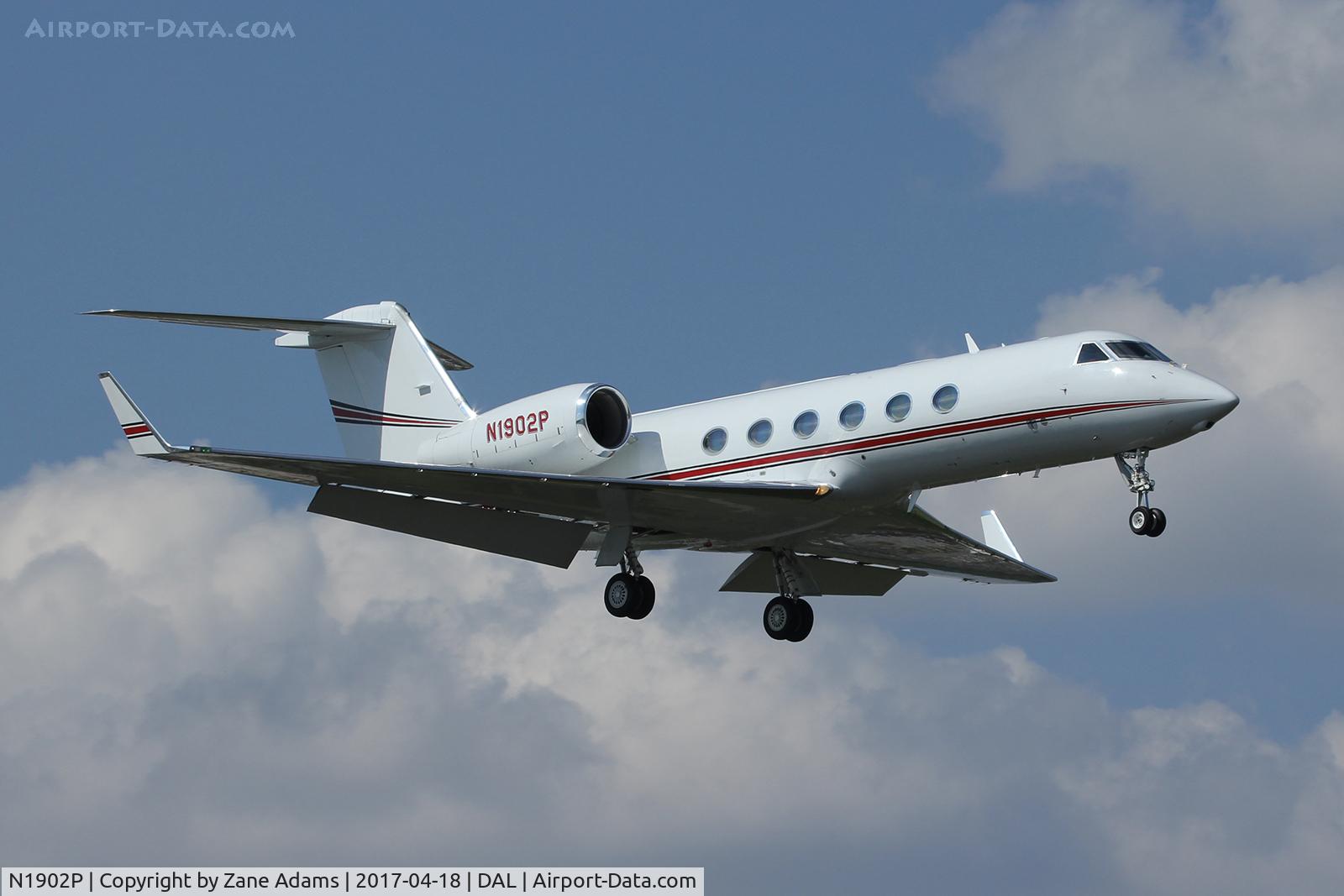 N1902P, 2010 Gulfstream Aerospace GIV-X (G450) C/N 4192, Arriving at Dallas Love Field