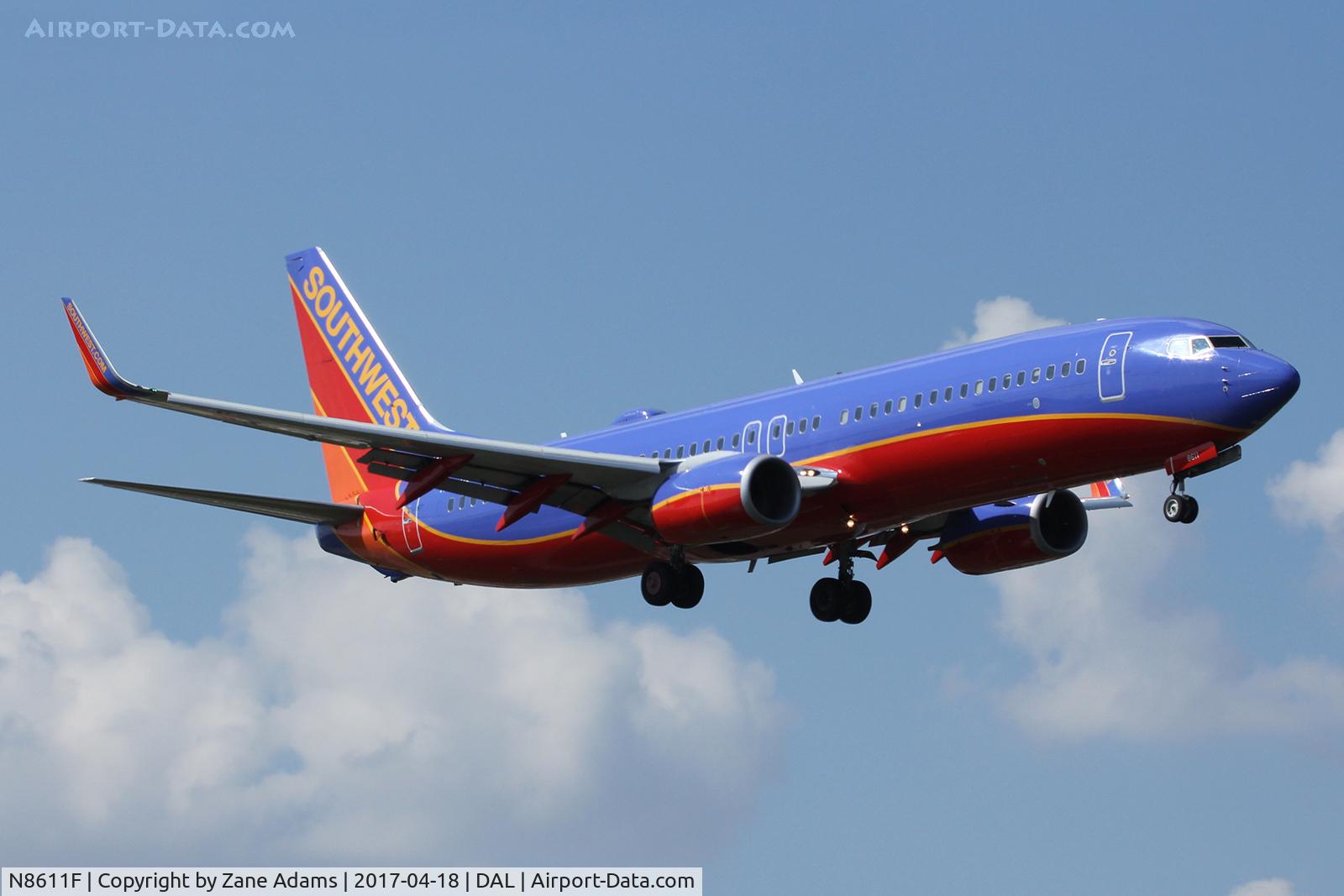 N8611F, 2013 Boeing 737-8H4 C/N 36892, Arriving at Dallas Love Field