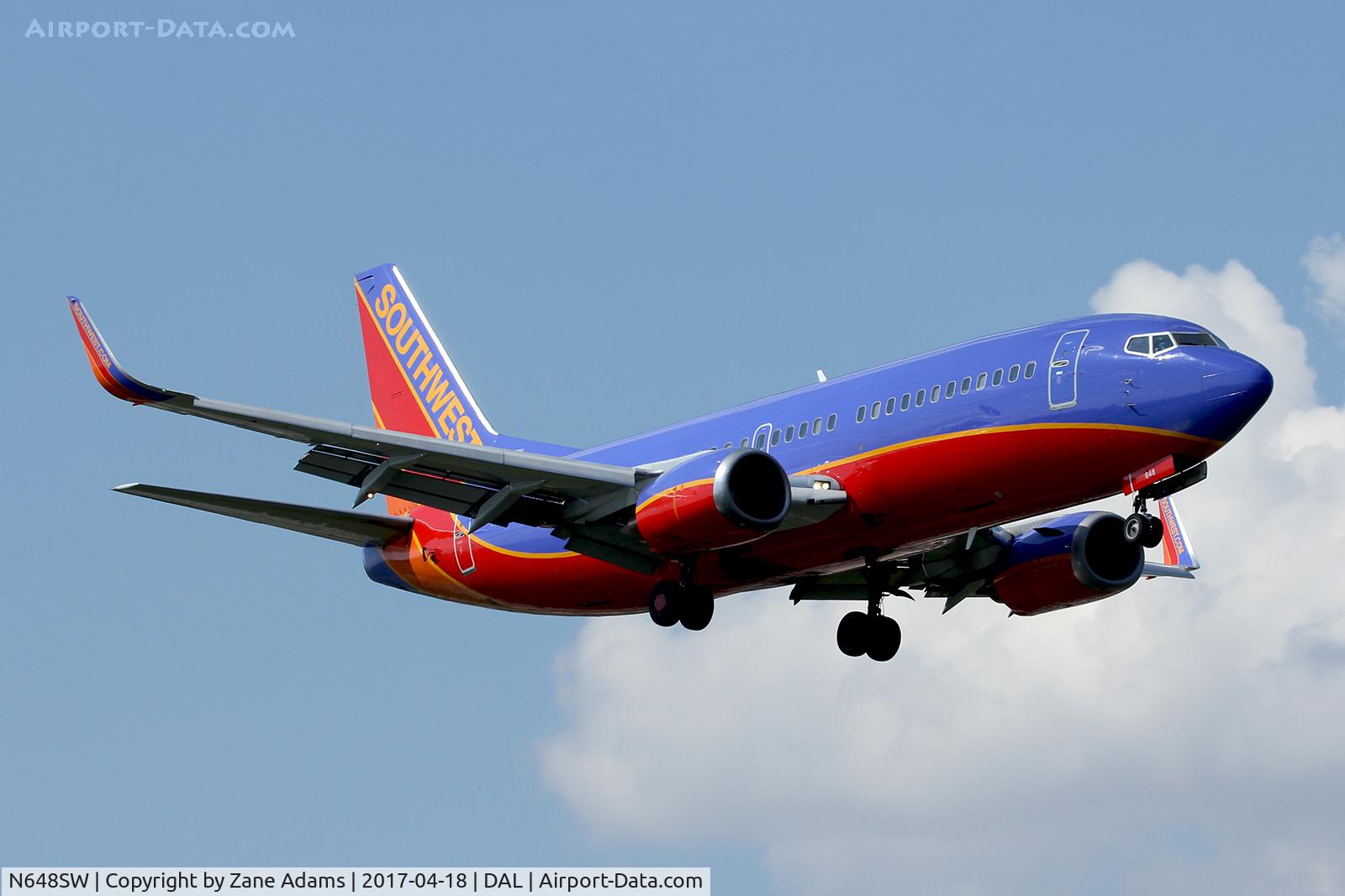 N648SW, 1997 Boeing 737-3H4 C/N 27718, Arriving at Dallas Love Field