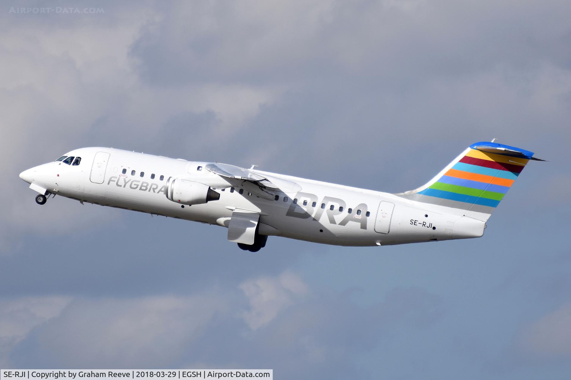 SE-RJI, 1999 British Aerospace Avro 146-RJ100 C/N E3357, Departing from Norwich.
