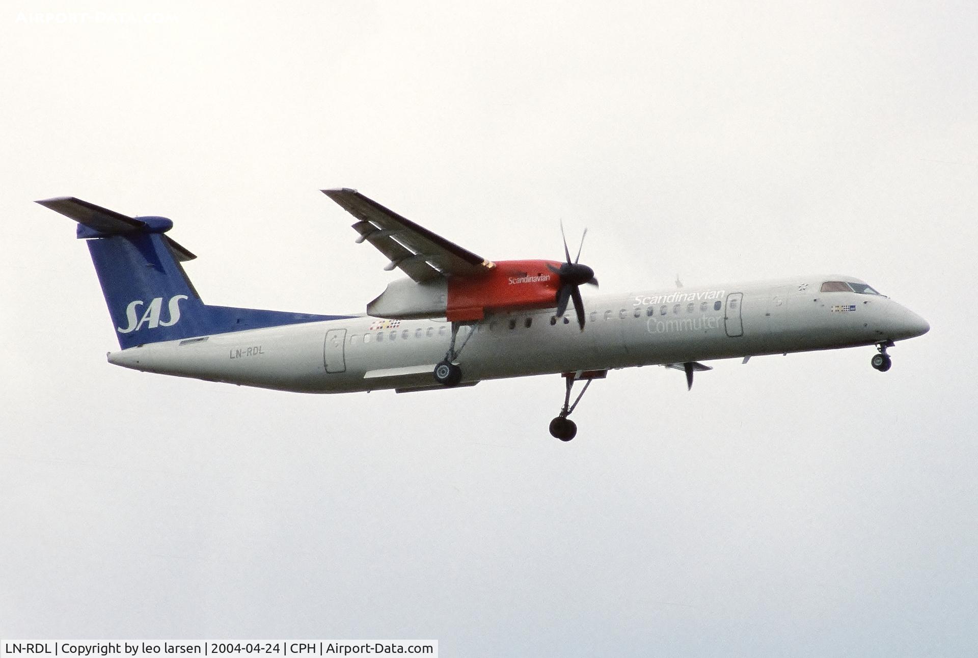 LN-RDL, 1999 De Havilland Canada DHC-8-402Q Dash 8 C/N 4011, Copenhagen 24.4.2004