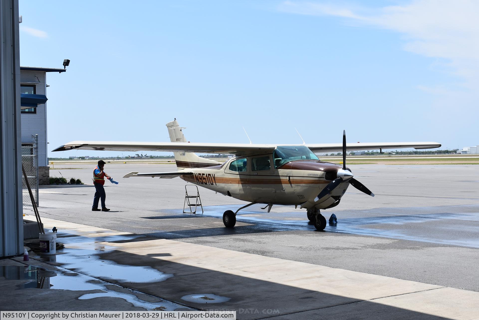 N9510Y, 1981 Cessna 210N Centurion C/N 21064532, Cessna 210 getting washed