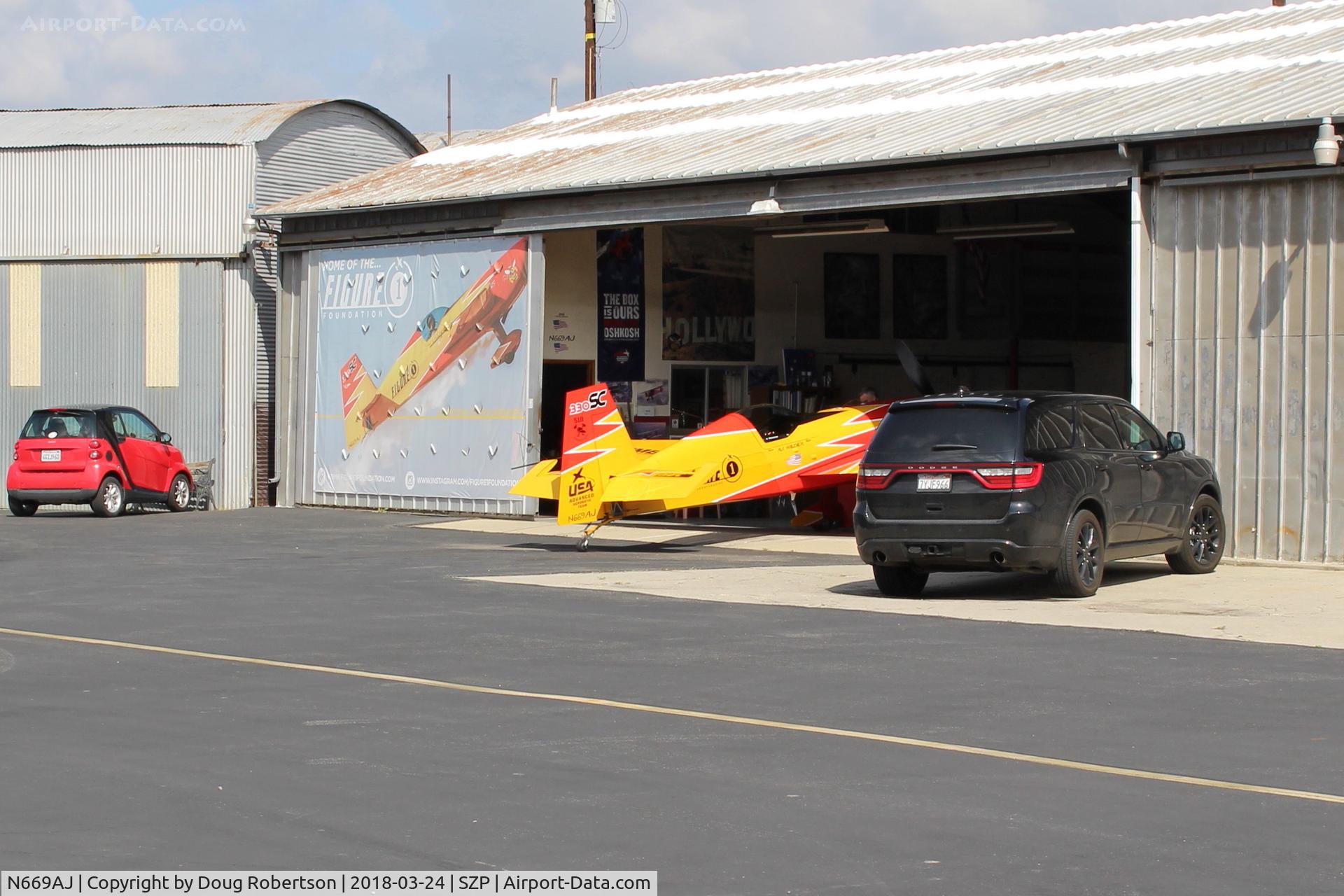 N669AJ, Extra EA-330SC C/N SC001E, Extraflugzeugbauproduktions EA330/SC, Lycoming IO-540-L1B5D 300 Hp modified to 330 Hp? Experimental class, at hangar