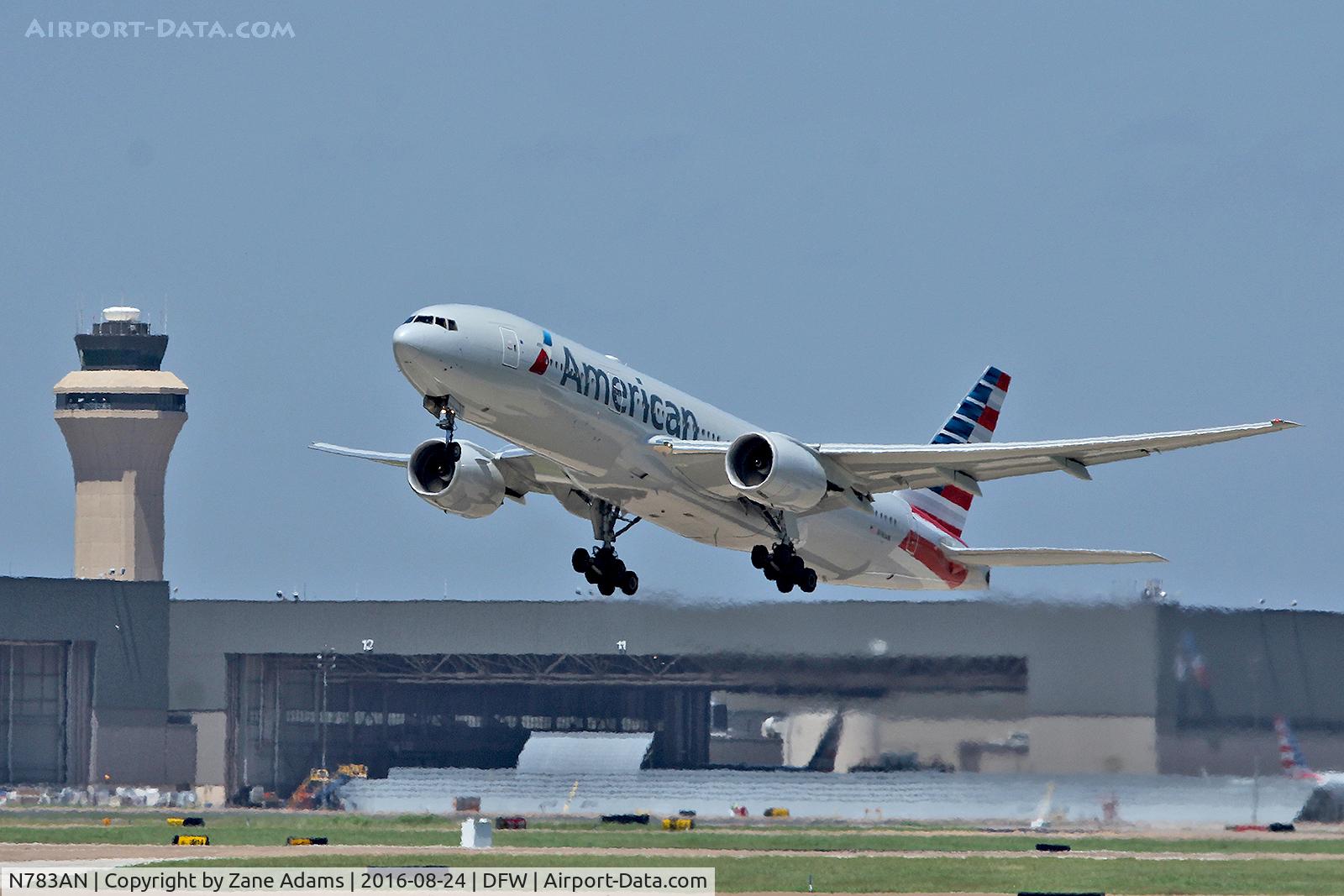 N783AN, 2000 Boeing 777-223 C/N 30004, Departing DFW Airport