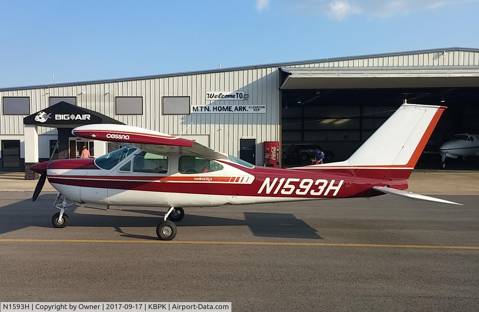 N1593H, 1975 Cessna 177RG Cardinal C/N 177RG0767, Fuel Stop