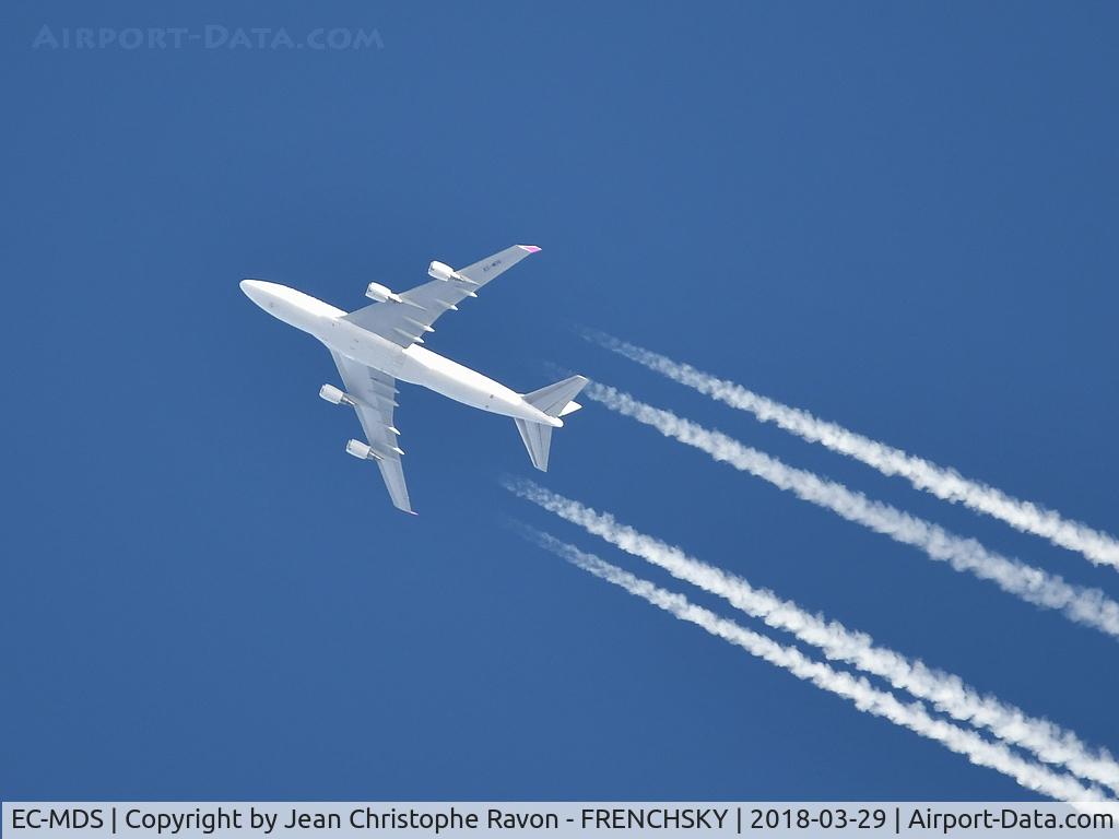EC-MDS, 1998 Boeing 747-419 C/N 26910, overflying Bordeaux city level 340, 