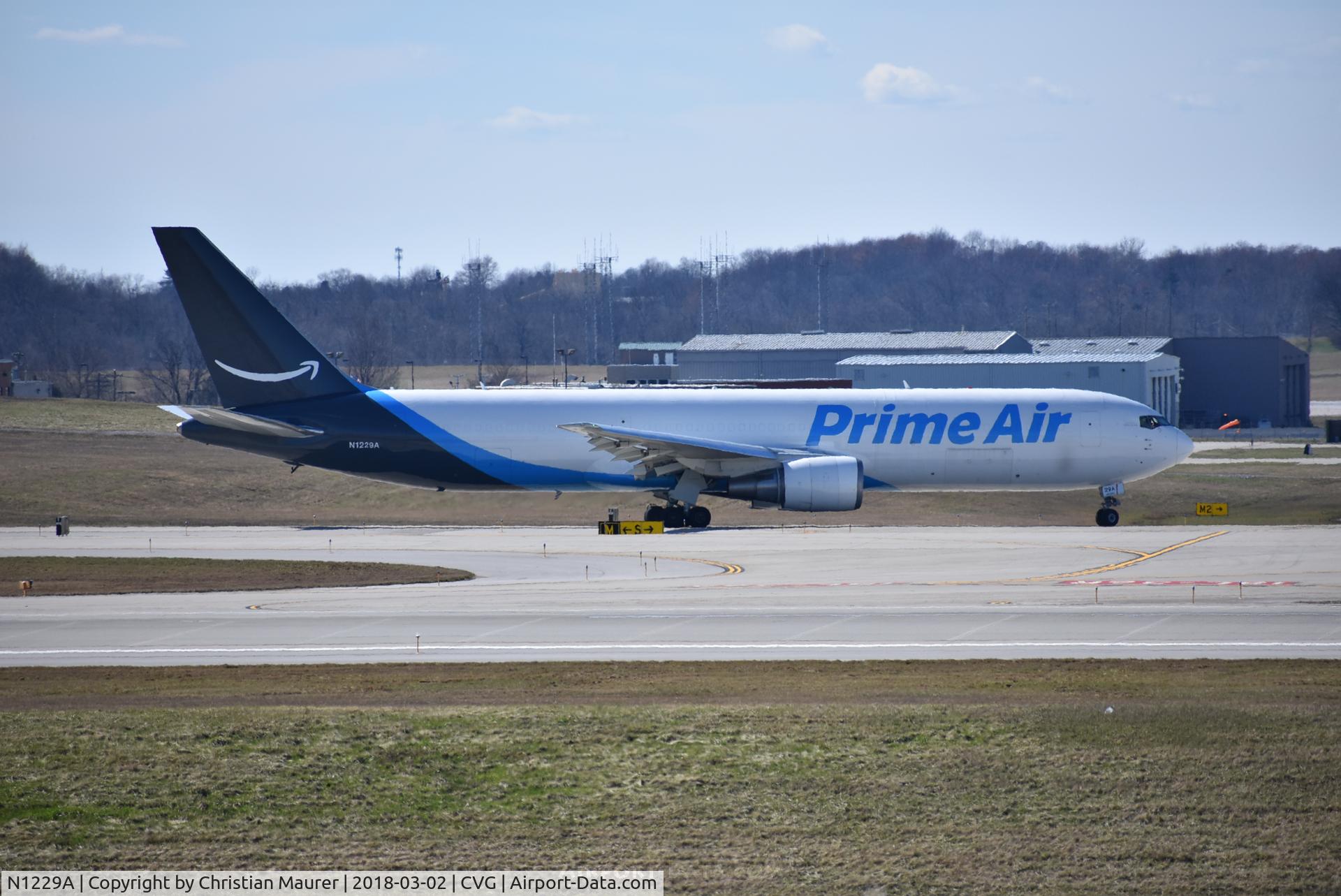 N1229A, 1999 Boeing 767-306/ER C/N 28884, Boeing 767-300ER